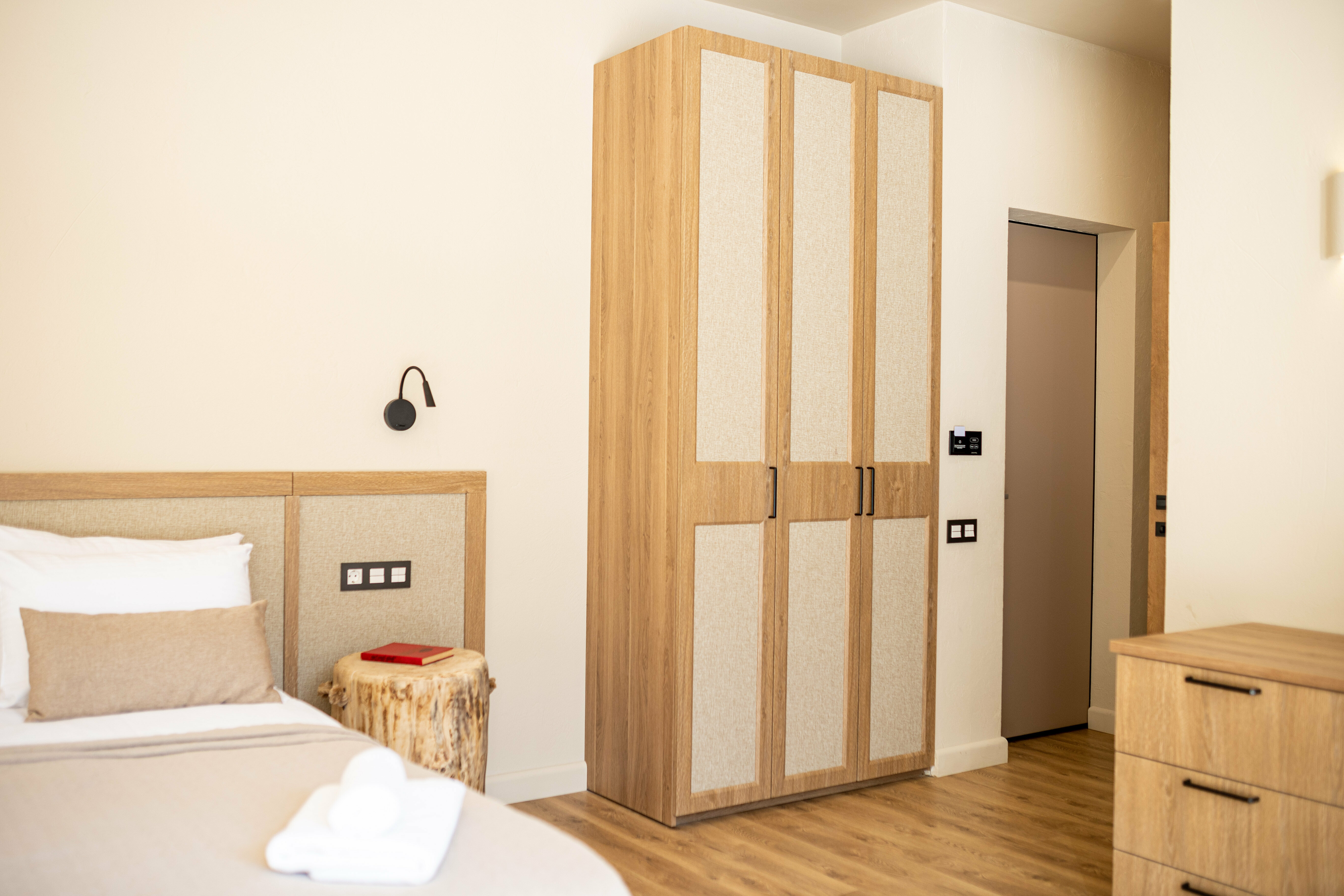 Трехместный номер с видом на горы