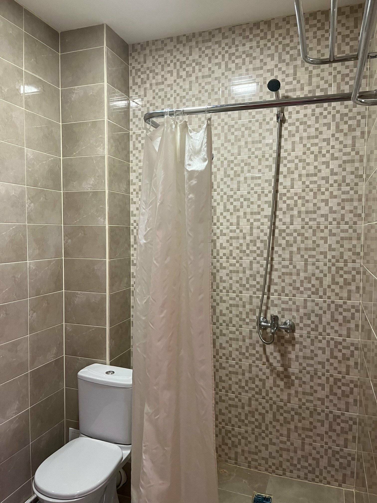 Кровать в общем 4-местном номере для мужчин и женщин