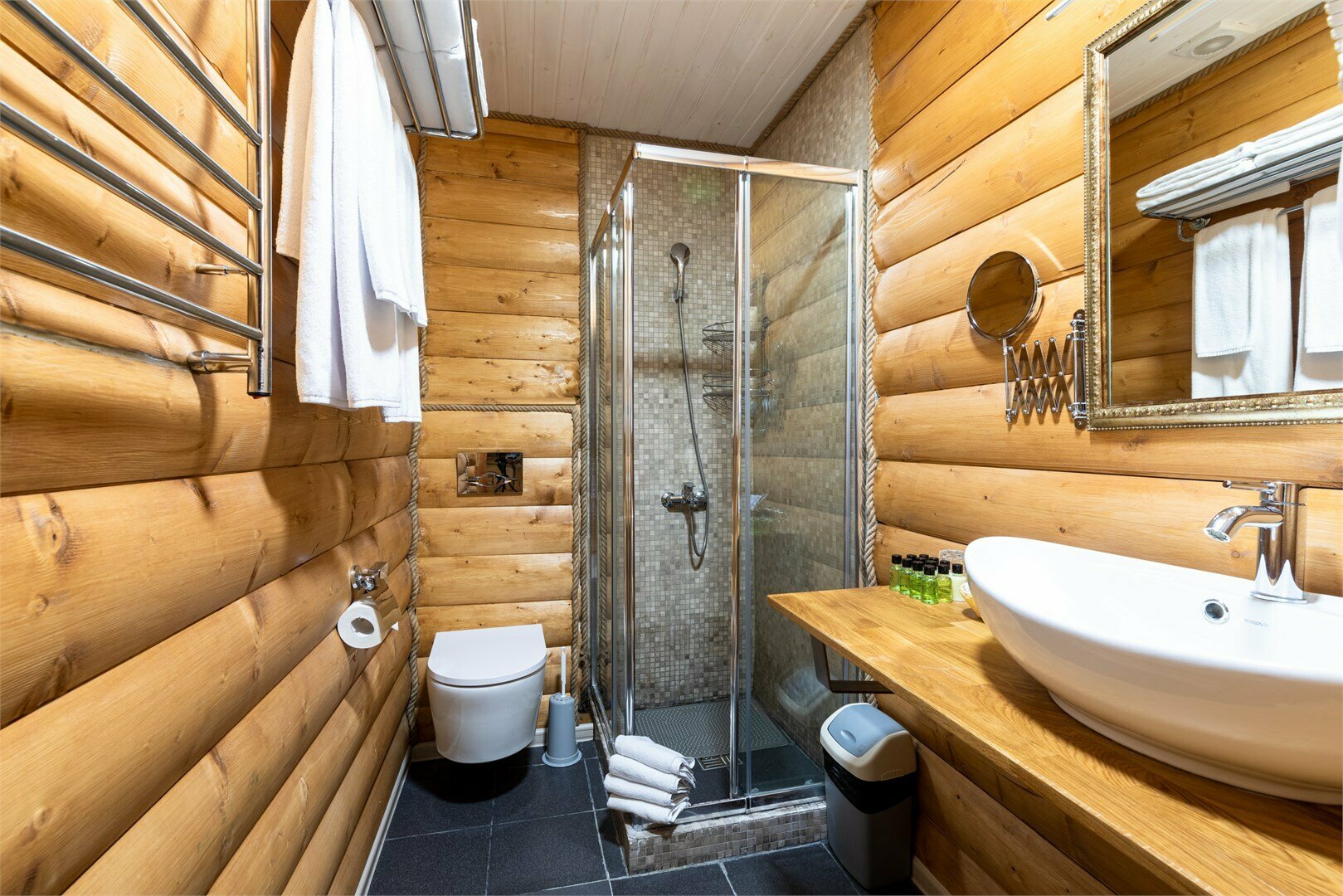 Таун-хаус с 2 спальными комнатами и мини-кухней