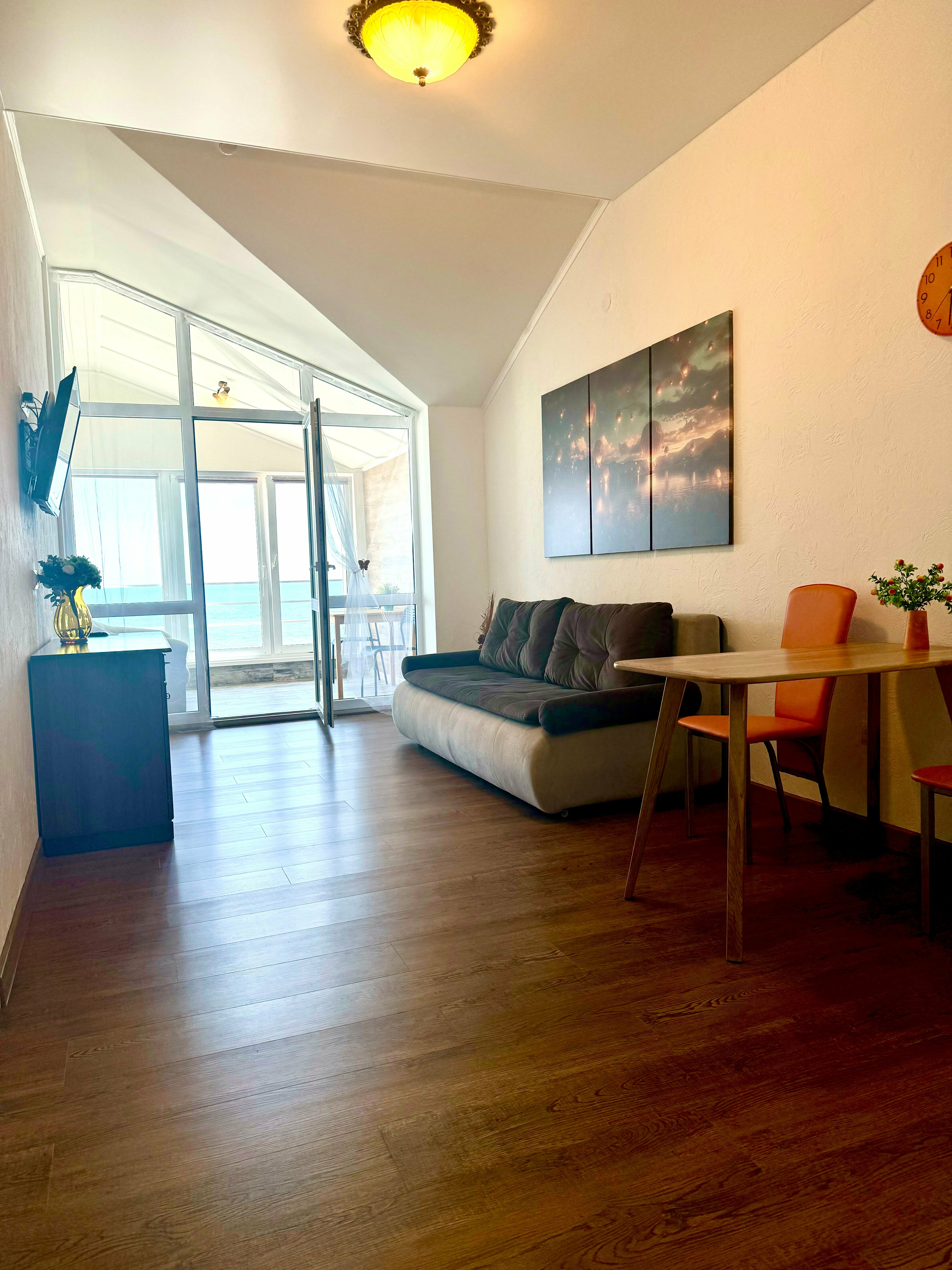 Апартаменты с балконом