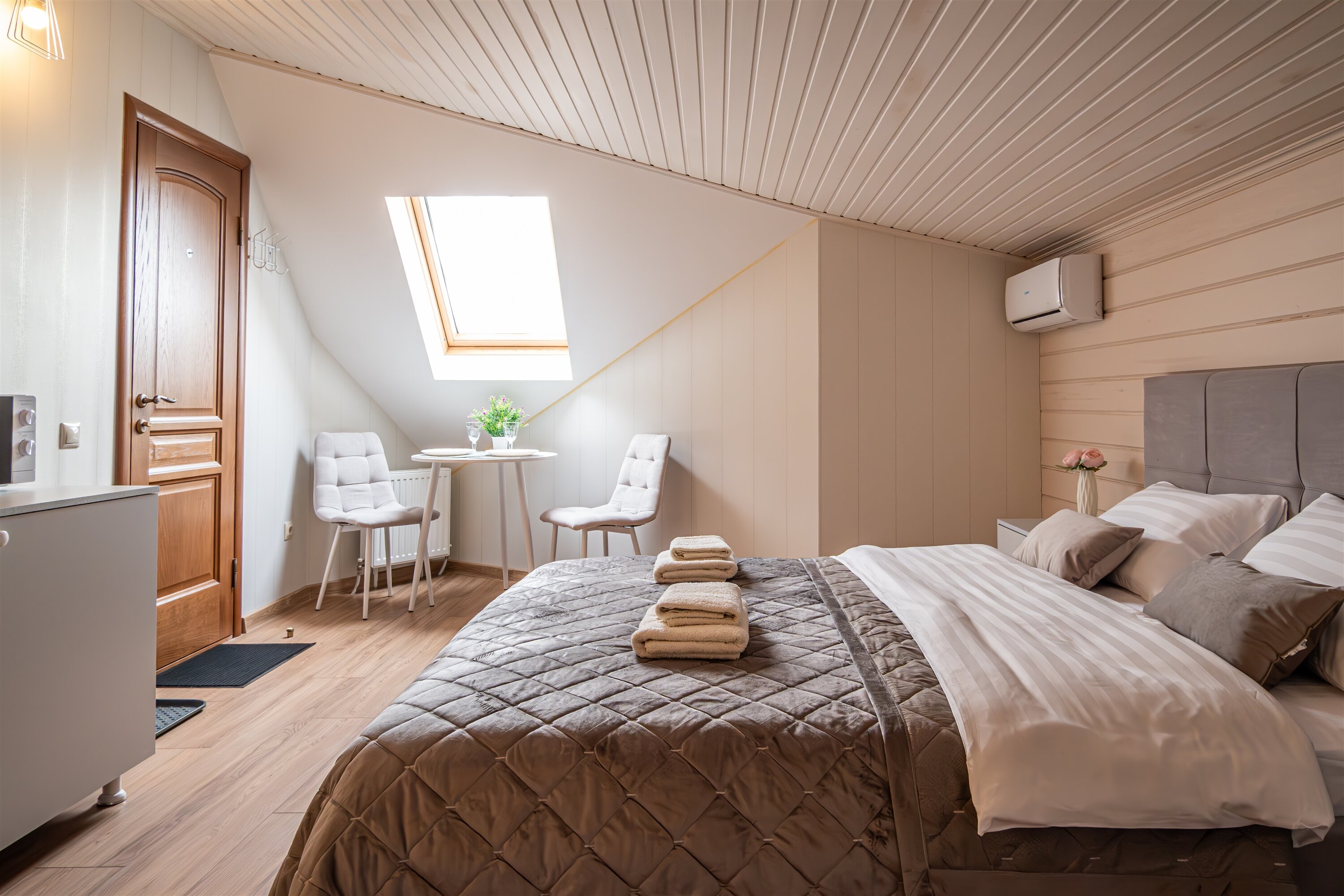 Небольшой двухместный номер с 1 кроватью