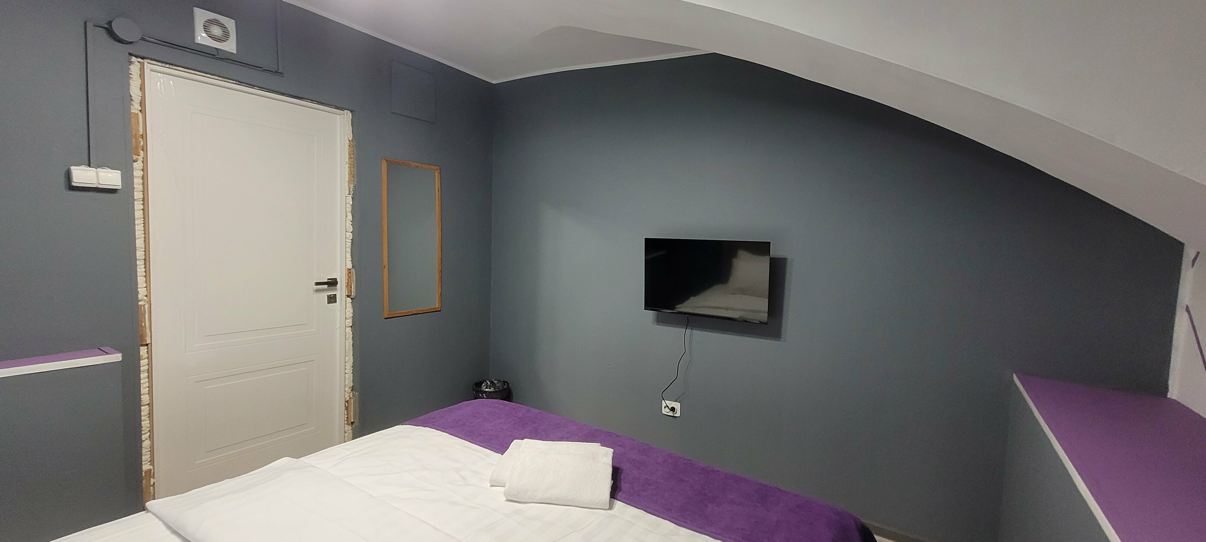 Двухместный номер "эконом" без окна с с/у на этаже