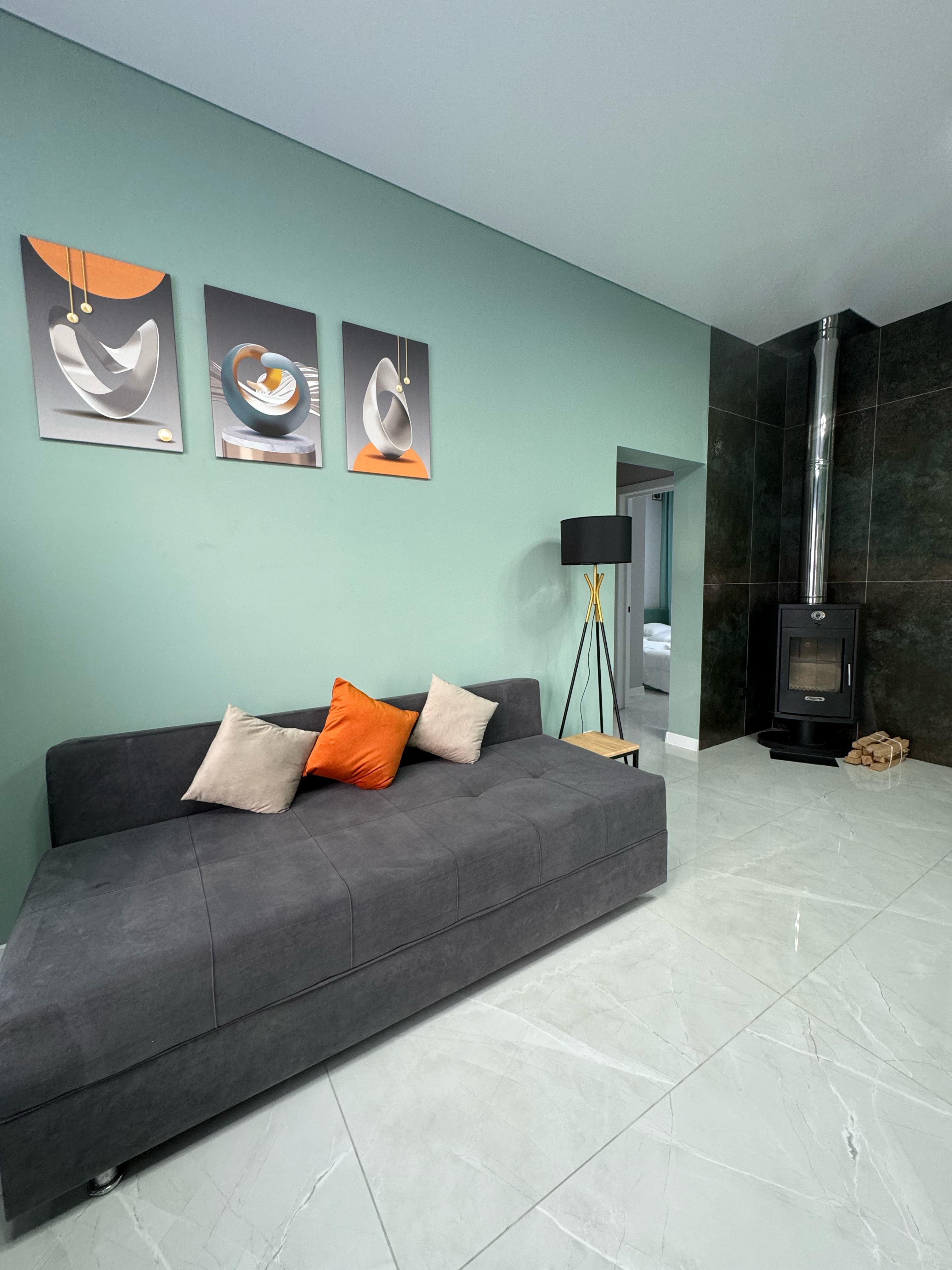 Коттедж с собственным бассейном