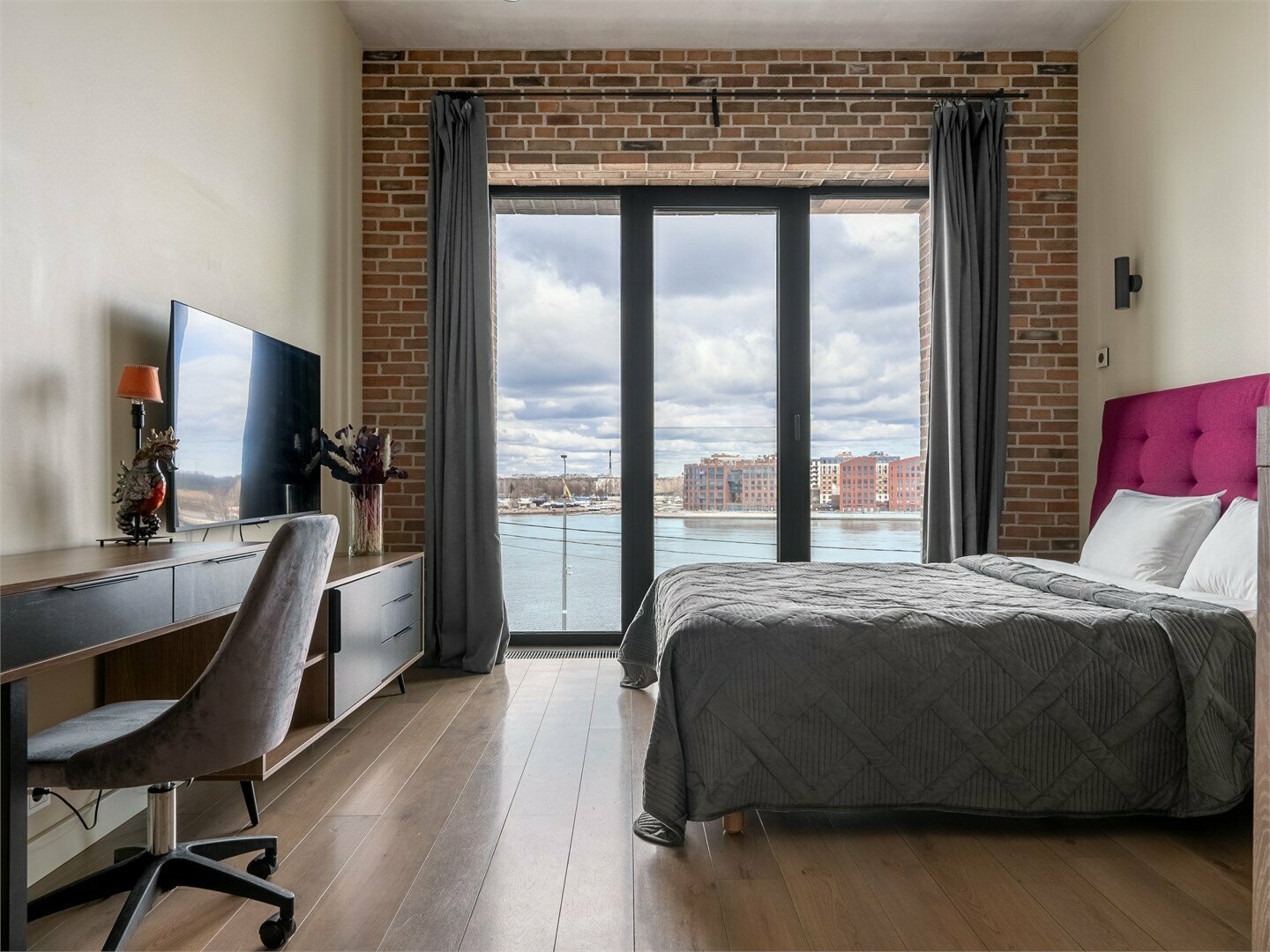 Deluxe студия с видом на реку