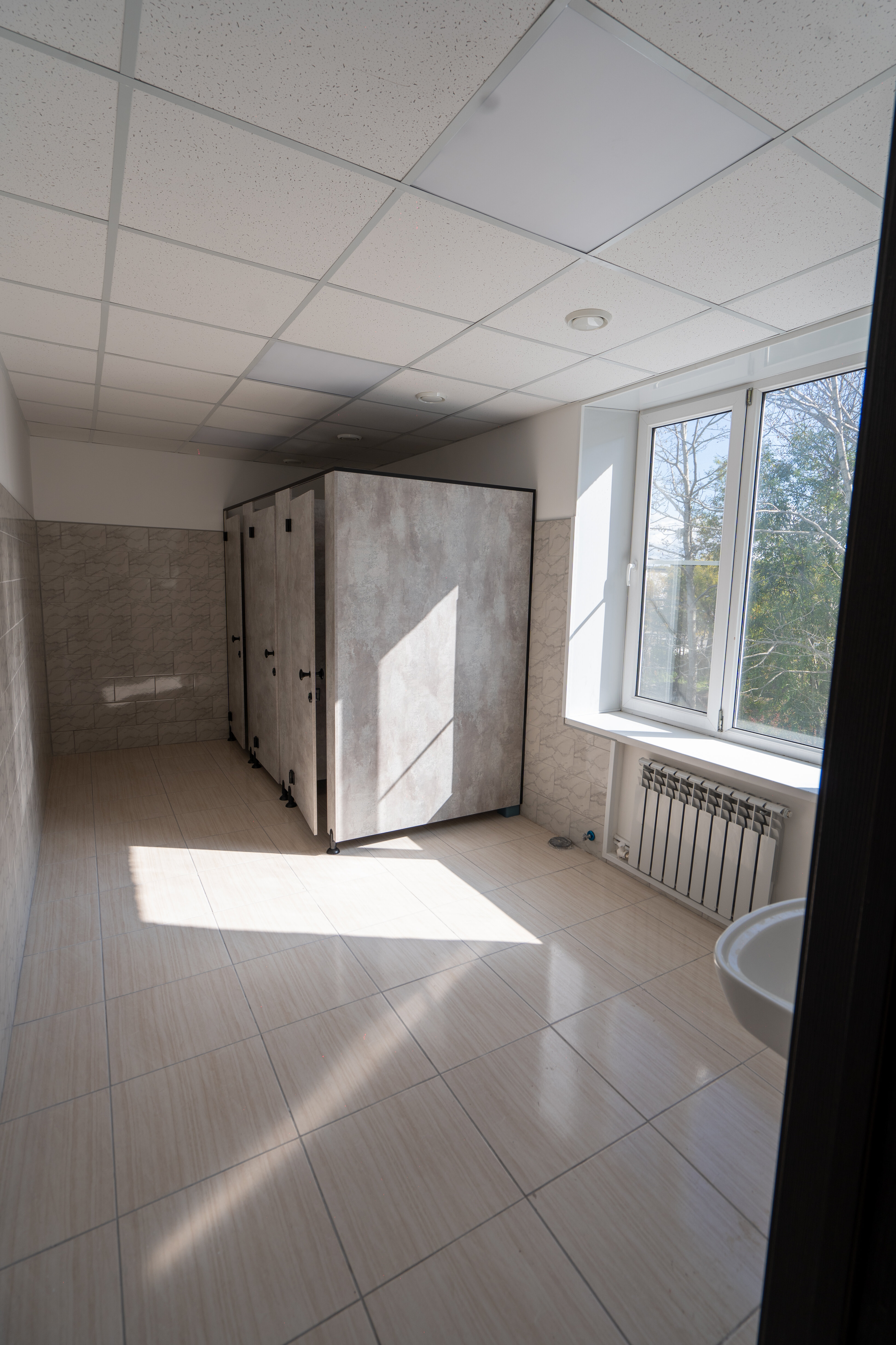 Спальное место на двухъярусной кровати в общем номере для женщин