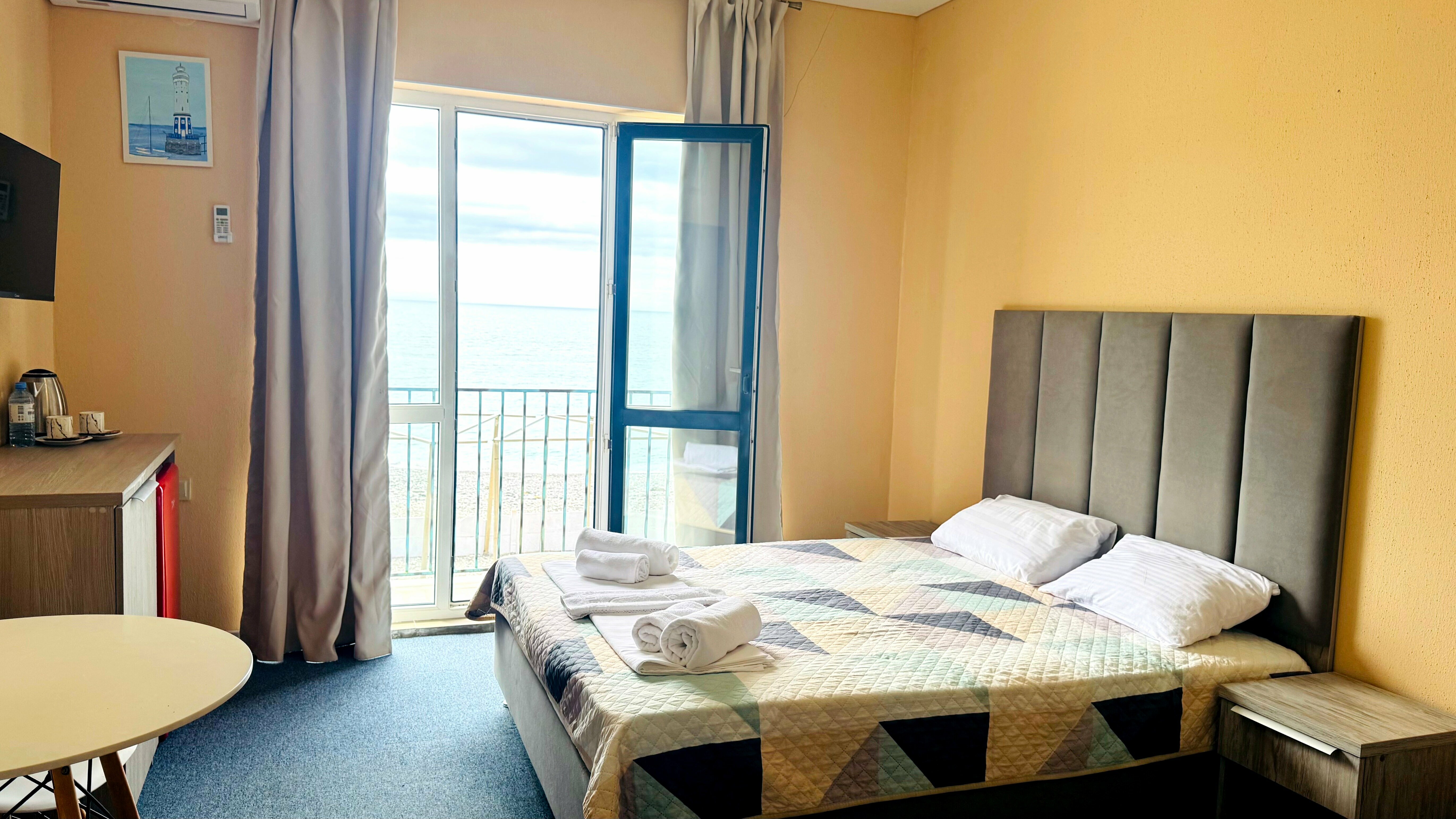 Трехместный номер с видом на море