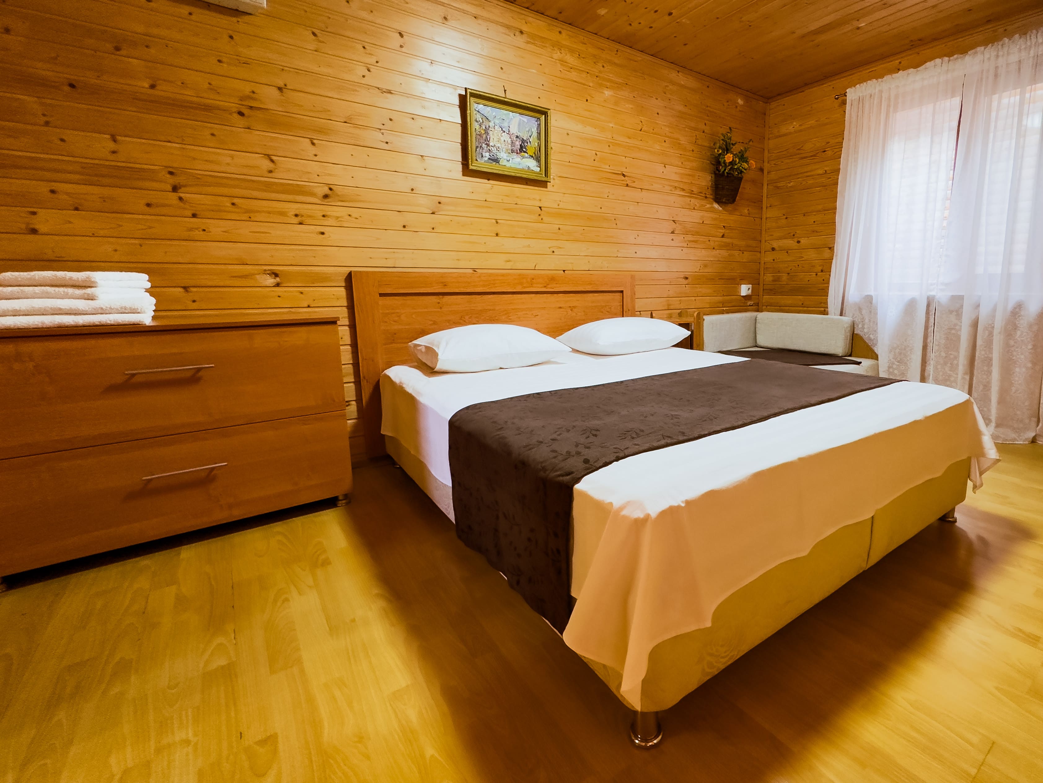 Финский домик 4-х местный 2-х комнатный с кухней-гостиной