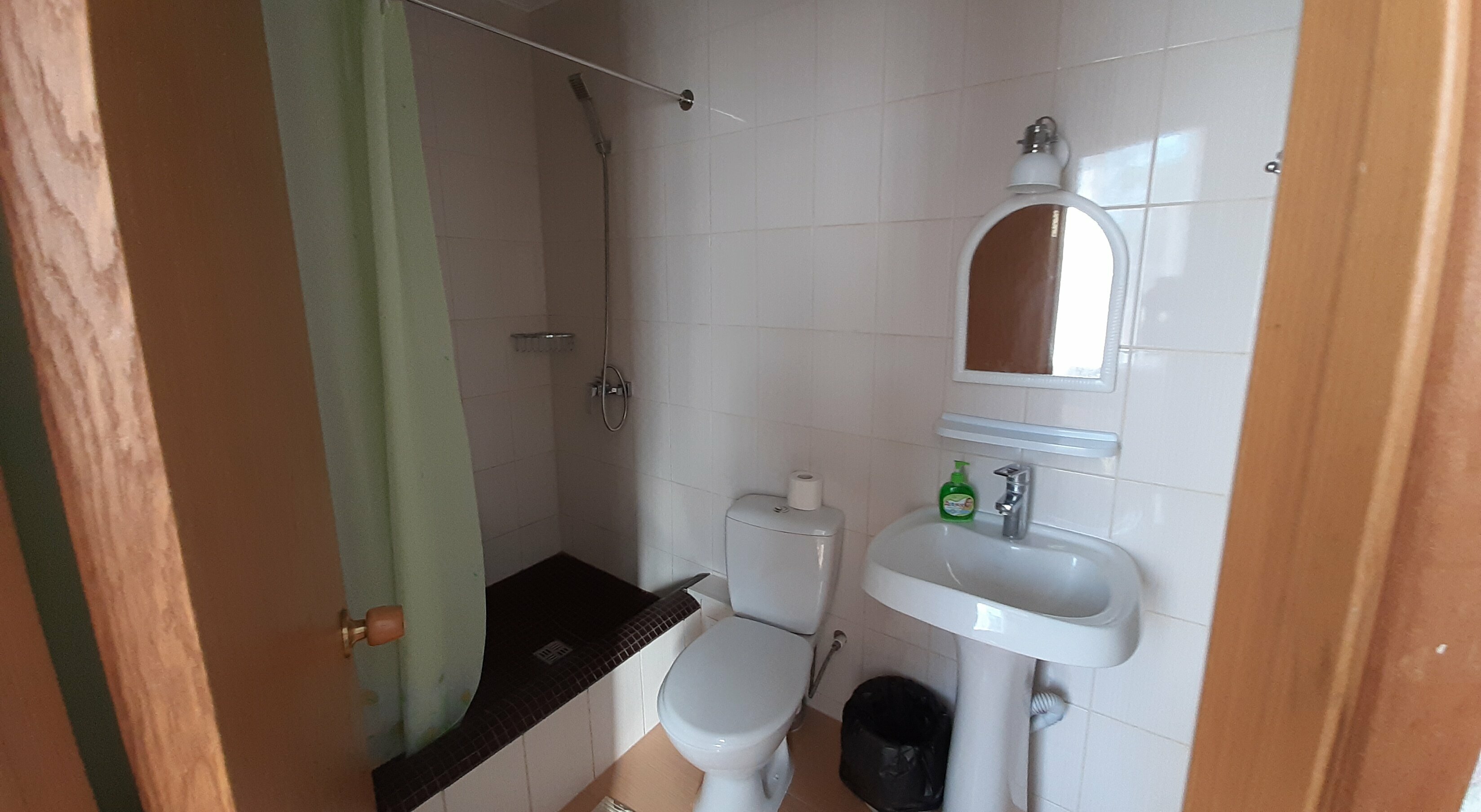 Просторный двухместный номер с 2 отдельными кроватями