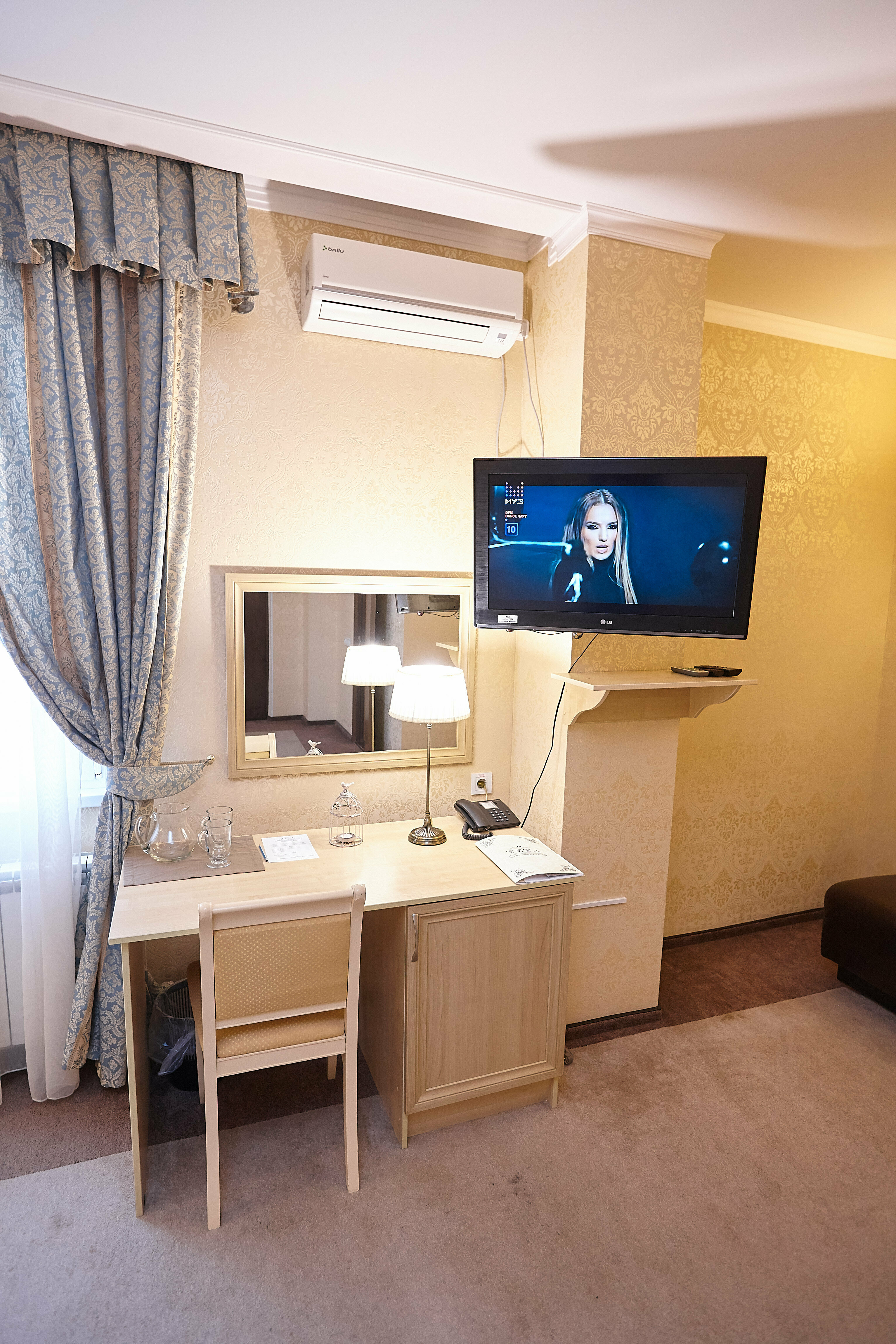 Улучшенный двухместный номер с 1 кроватью