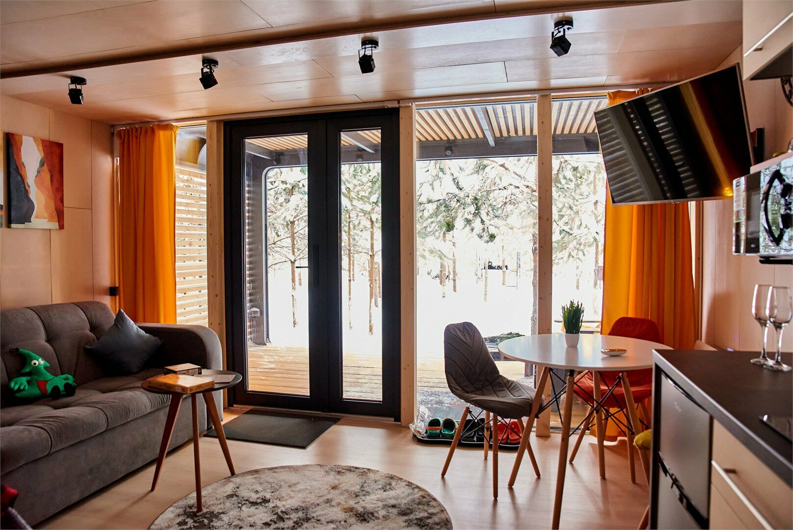 Коттедж с видом на лес