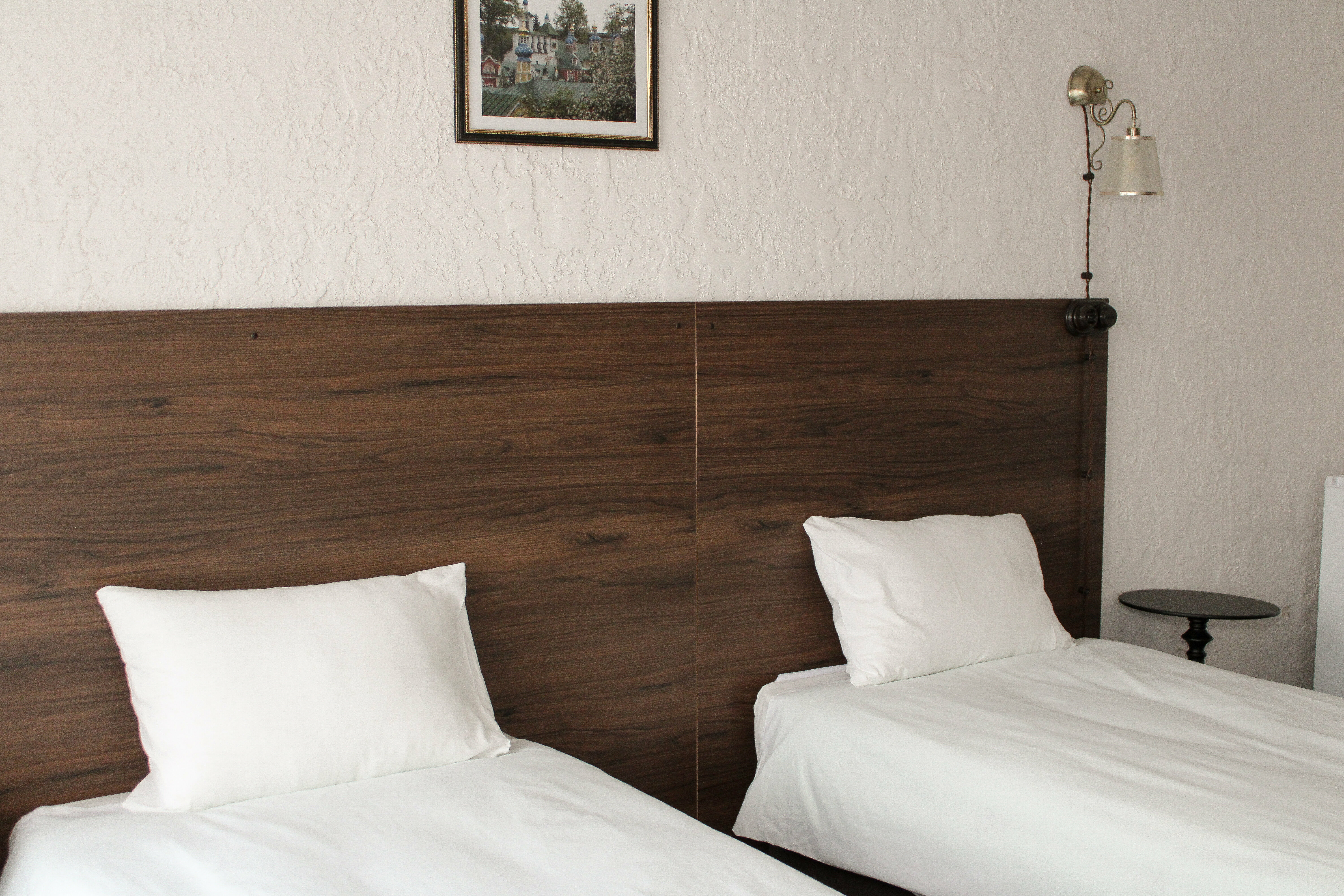 Просторный двухместный номер с 2 отдельными кроватями