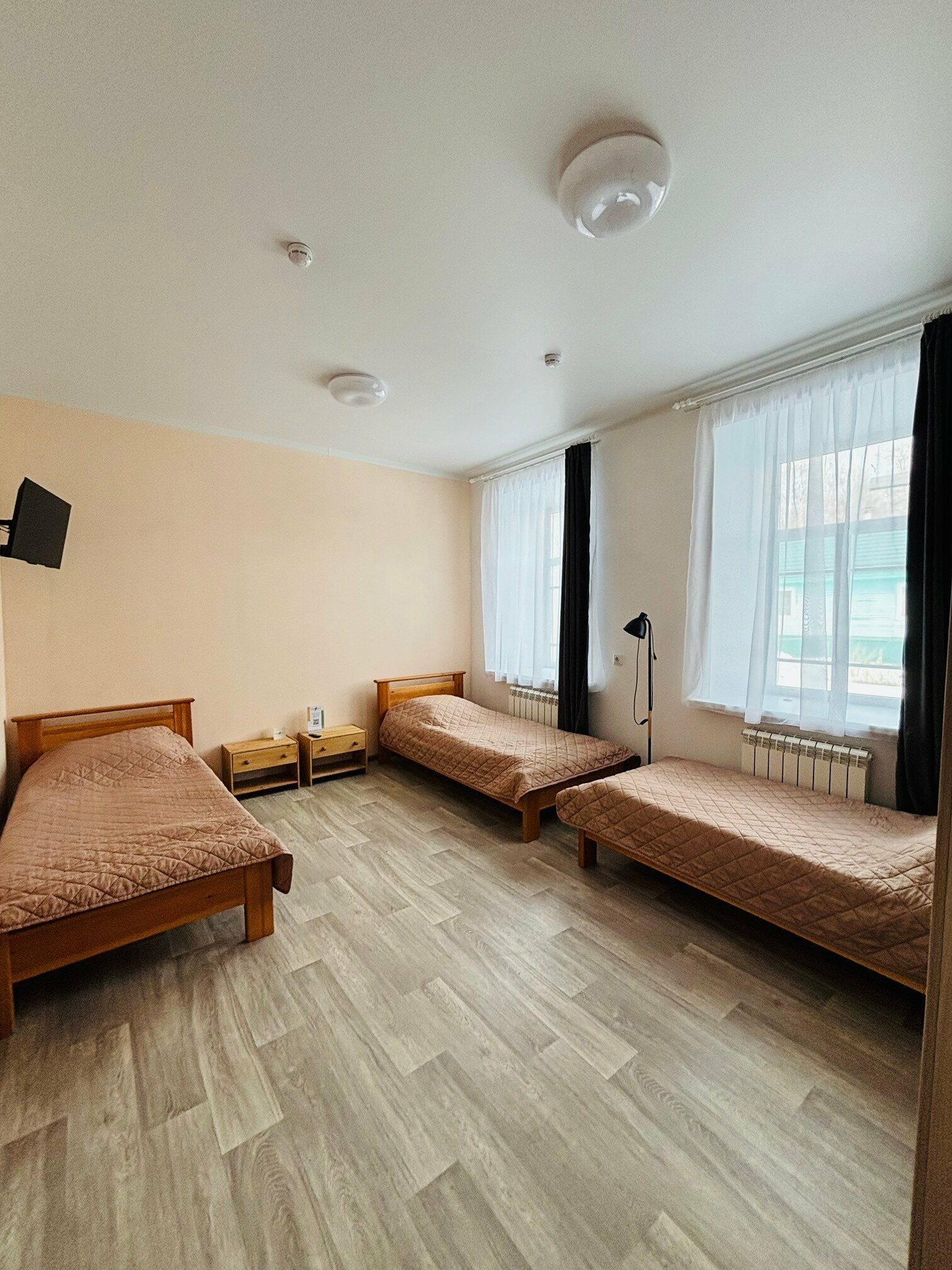 Трехместный номер с душем