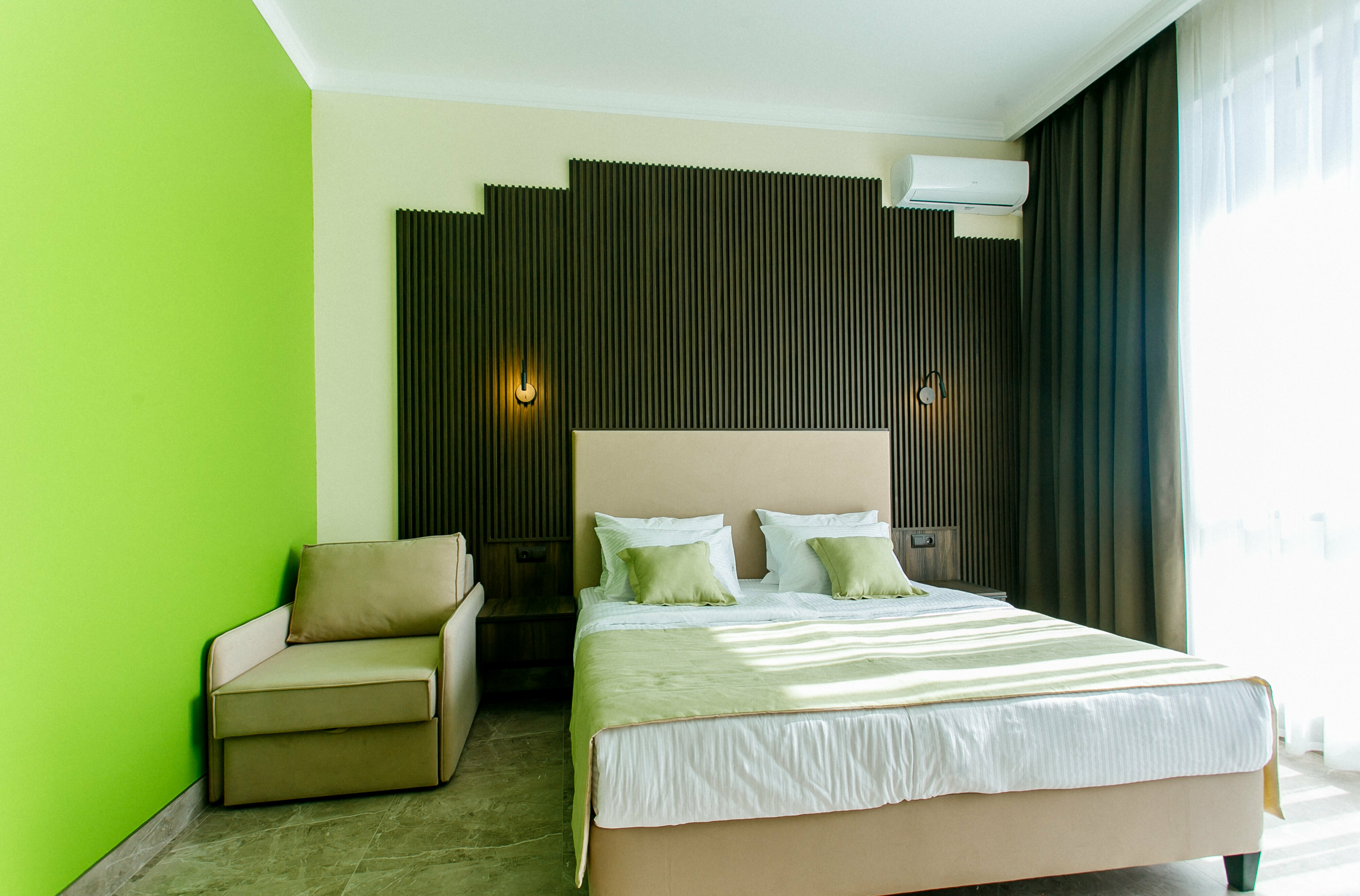 Комфорт DBL с видом на парк и балконом