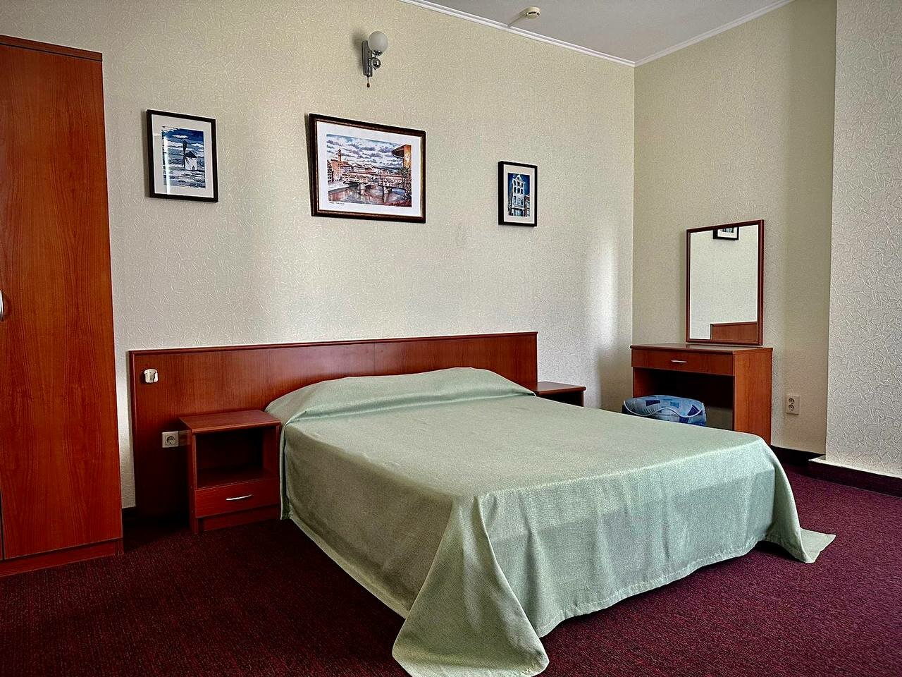 Семейный номер с видом на горы