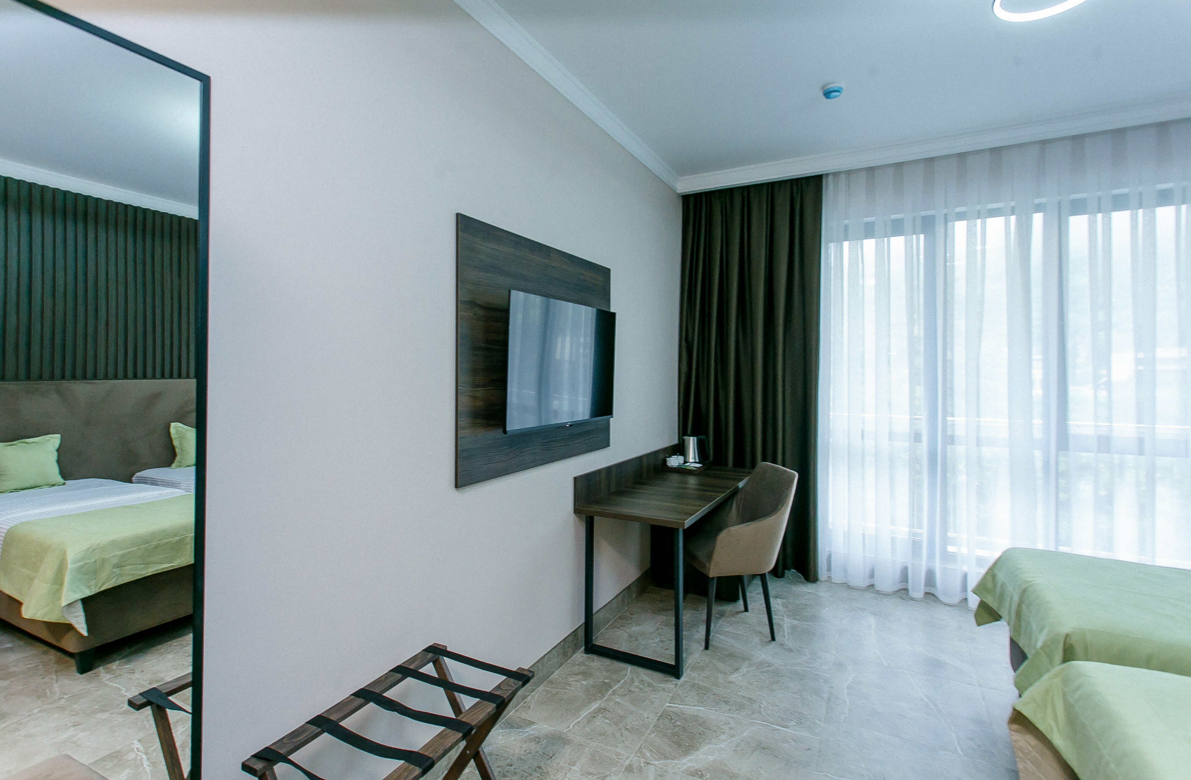 Комфорт TWIN с видом на парк и балконом