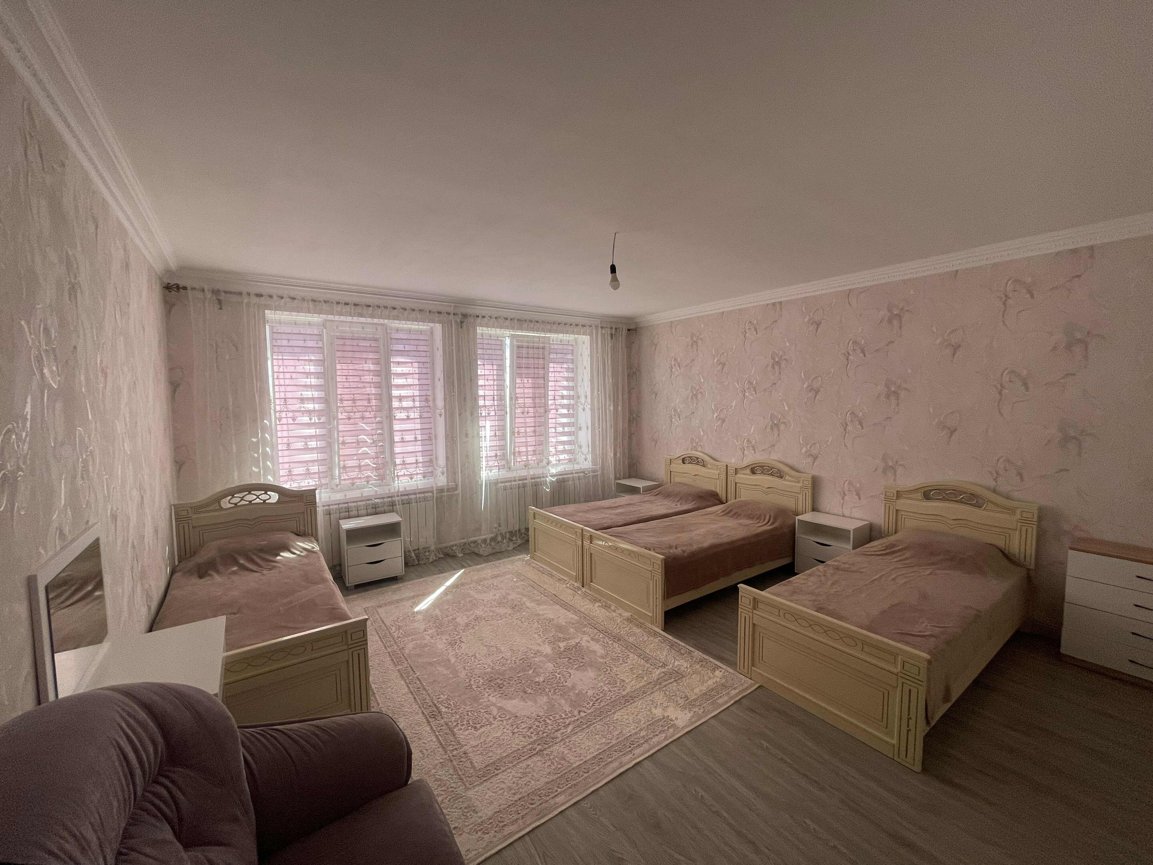 Четырехместный номер с ванной комнатой