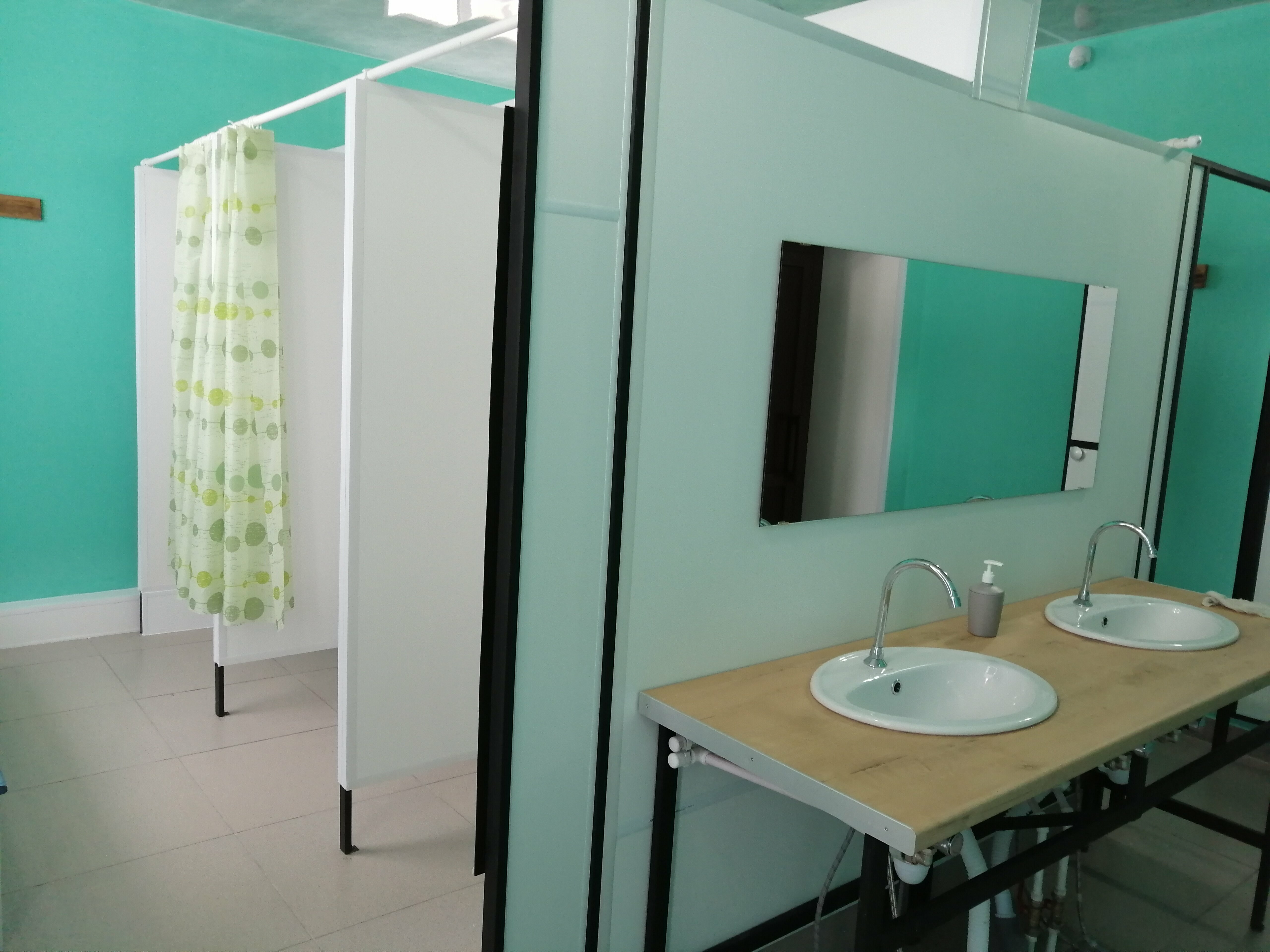 Одноместный номер с общим душем и туалетом