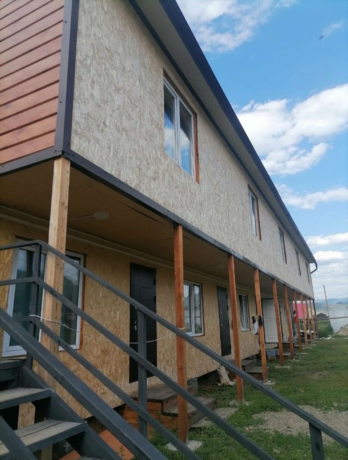 Номер в отдаленном корпусе с удобствами (80м. от основной территории)