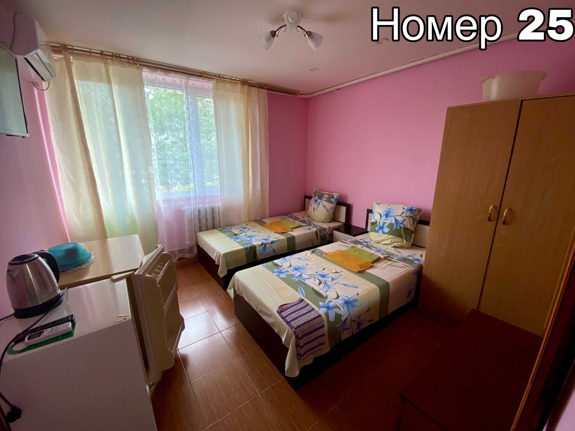 Двухместный бюджетный с одним санузлом на два номера