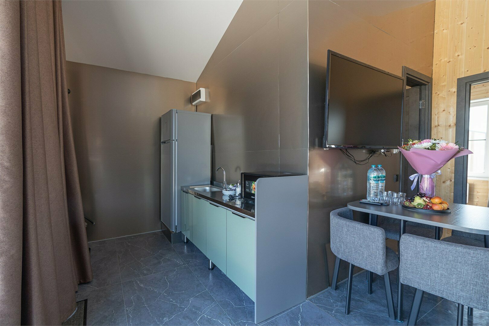 БАРН большой