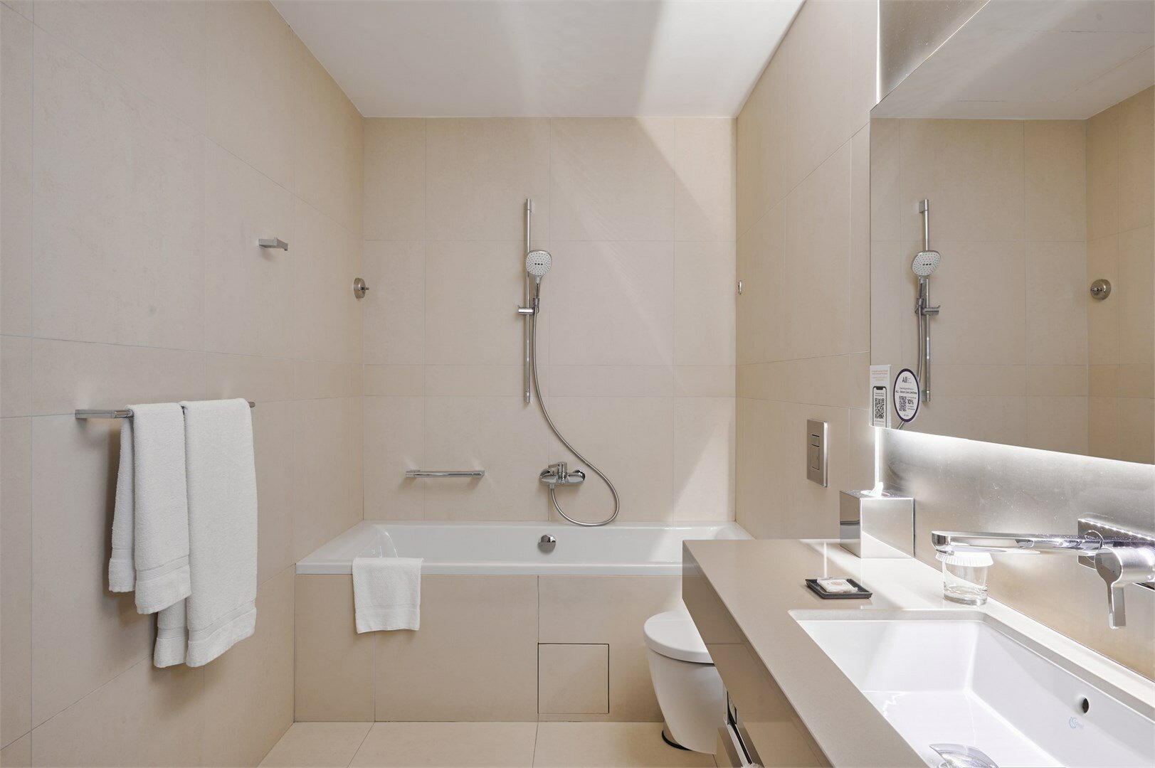 Номер Superior Suite, с видом на море - с двуспальной кроватью и диваном