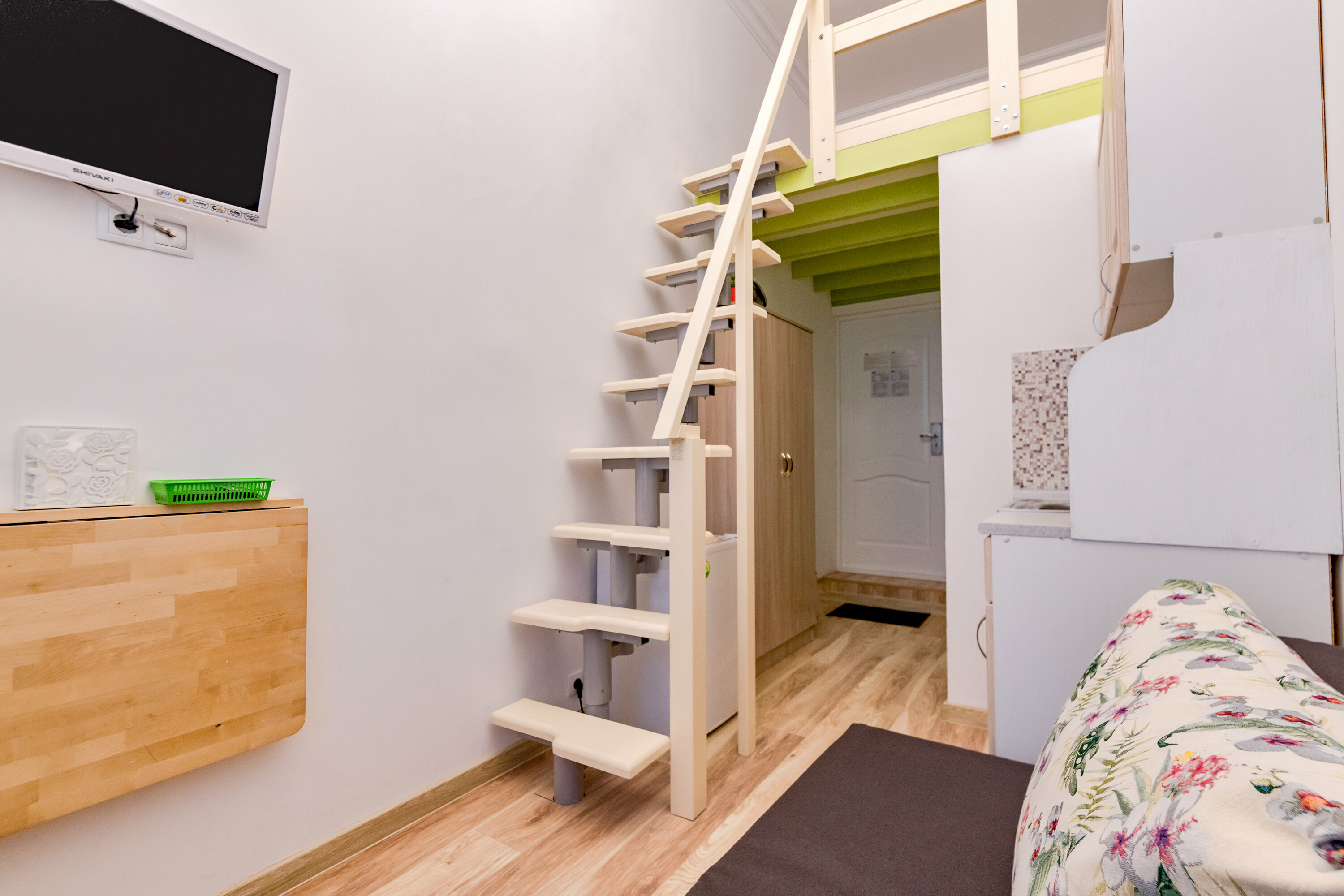 Двухуровневая студия для 3х гостей