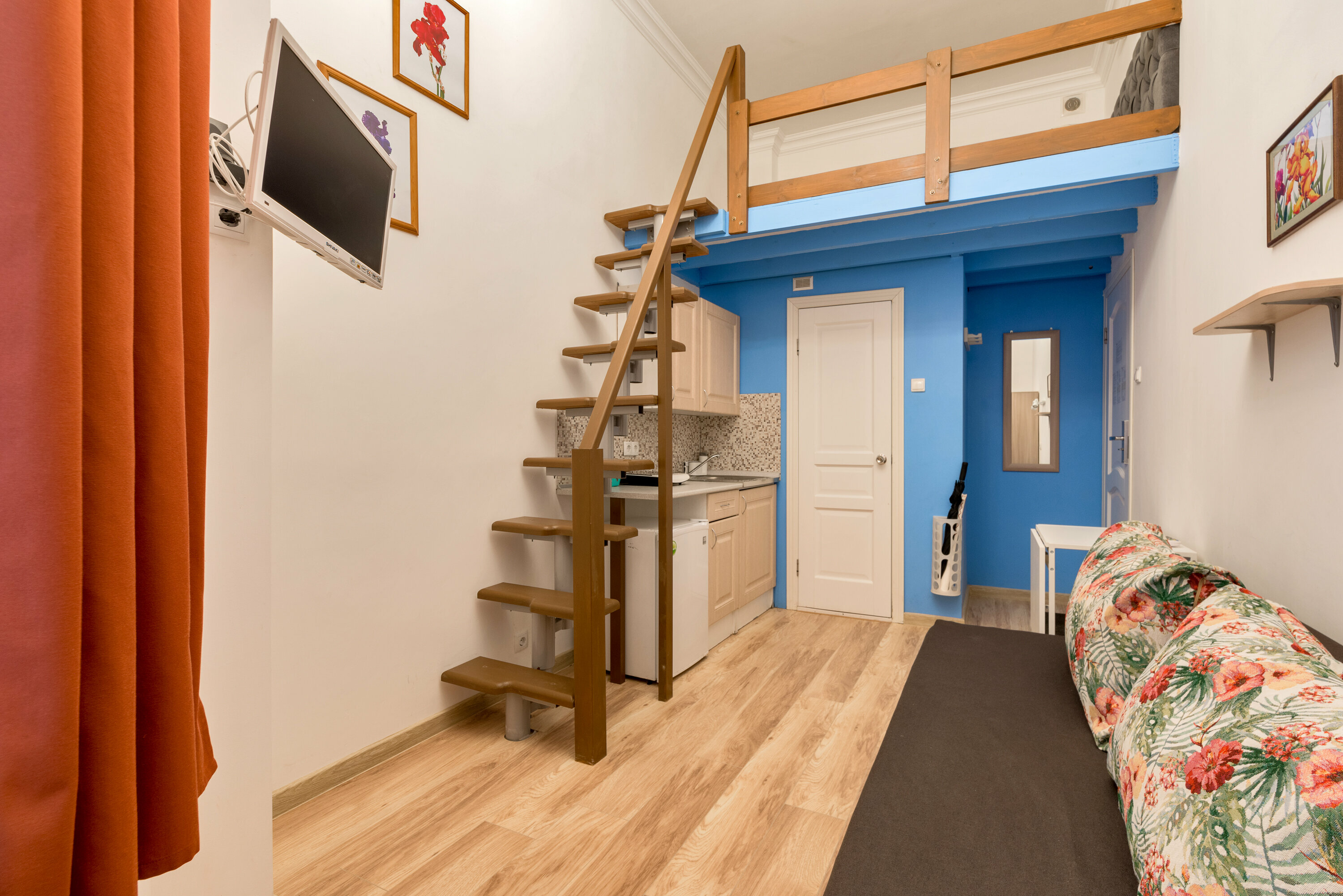 Двухуровневая студия  для 4х гостей