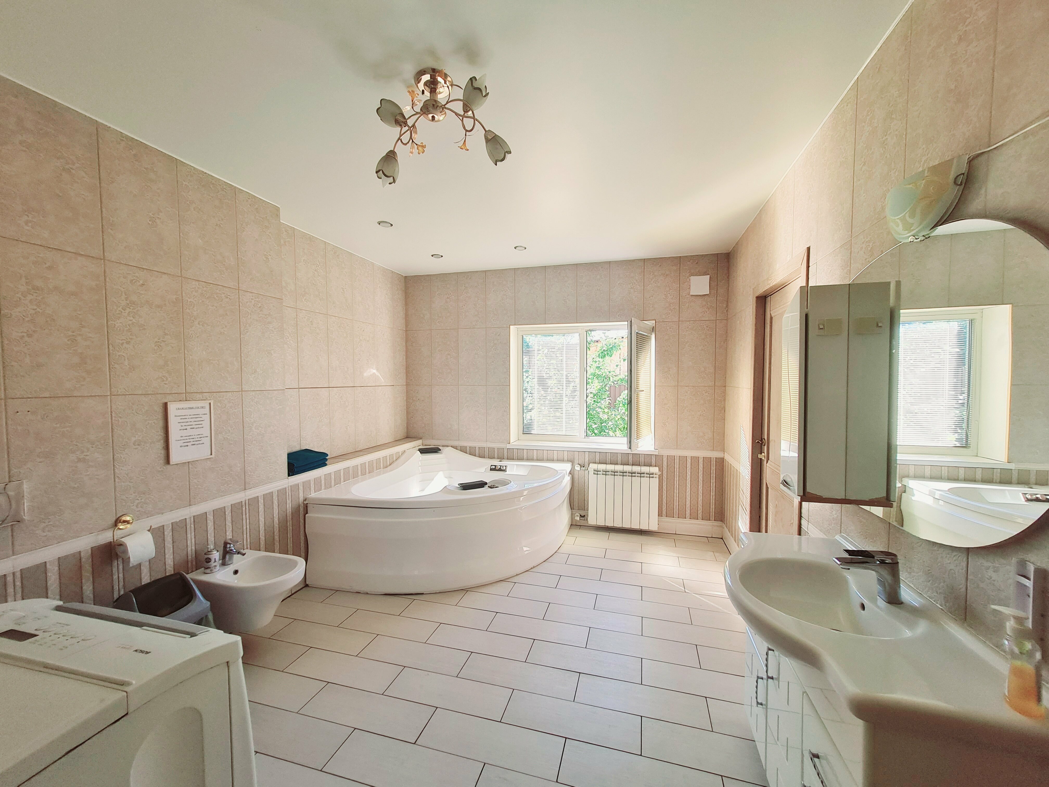 Коттедж с 6 спальнями