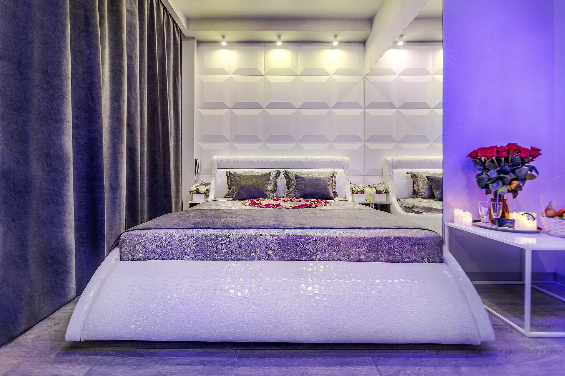 Двухместный номер с 1 кроватью и гидромассажной ванной (только для взрослых)