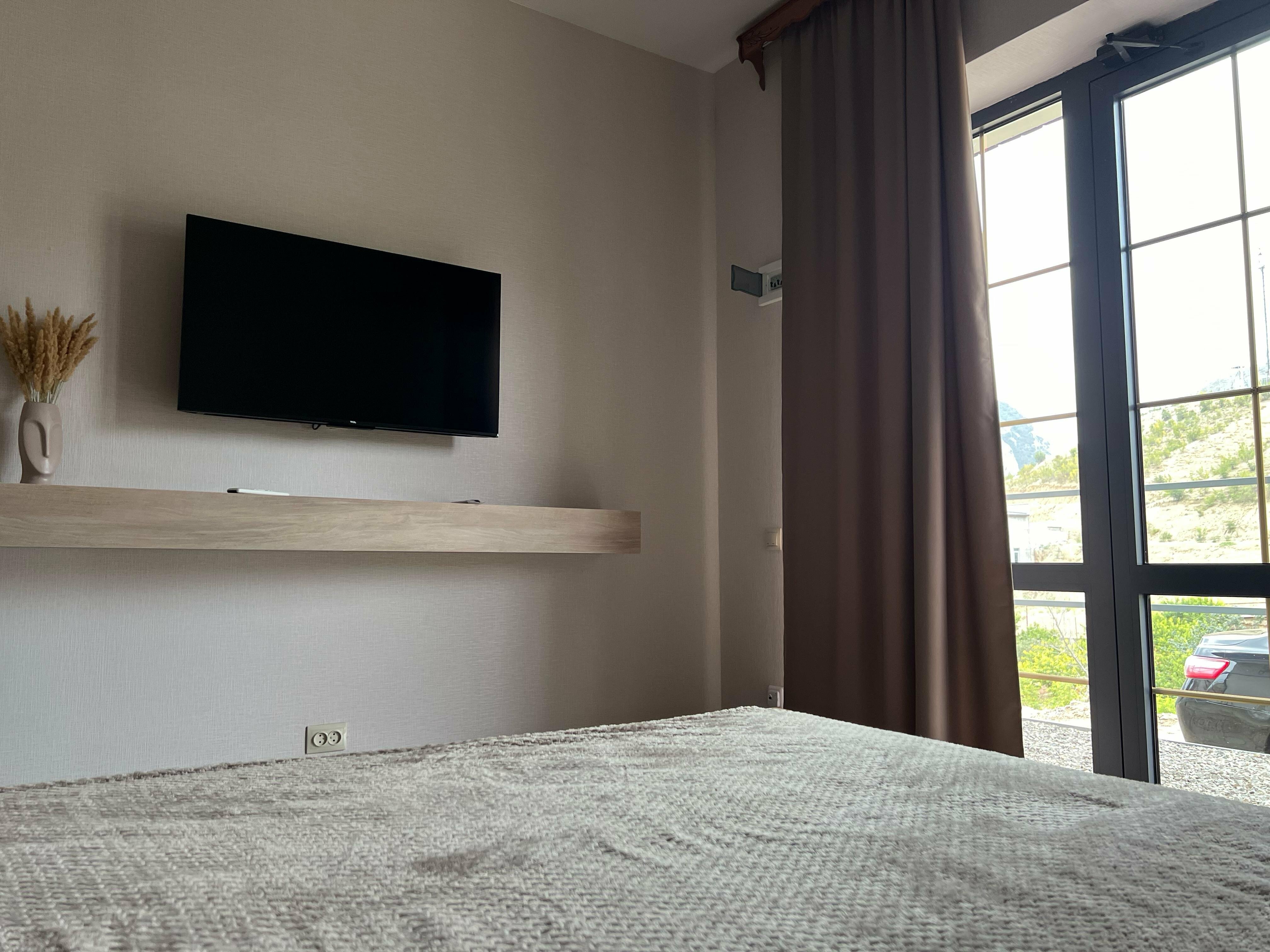 Семейный номер с видом на горы