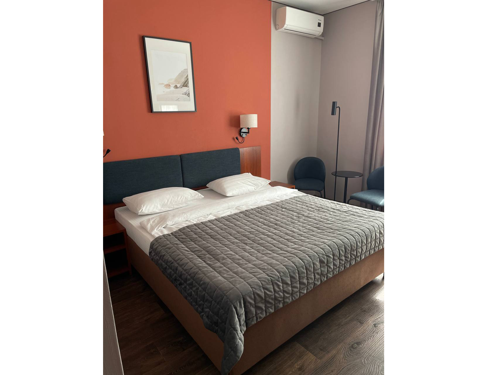 Номер первой категории с двуспальной кроватью (комфорт)