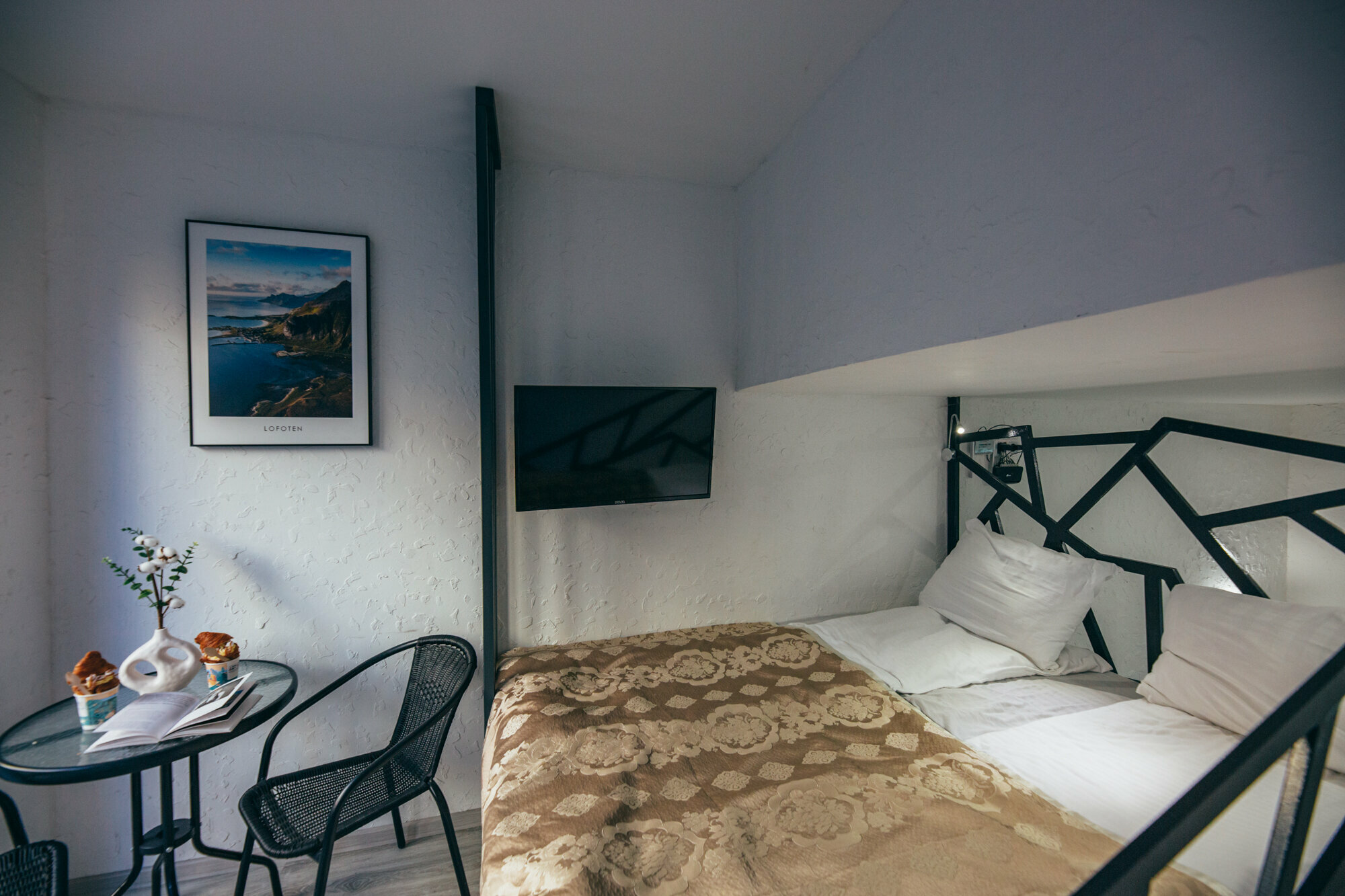 Мини-студия с отдельным выходом во двор