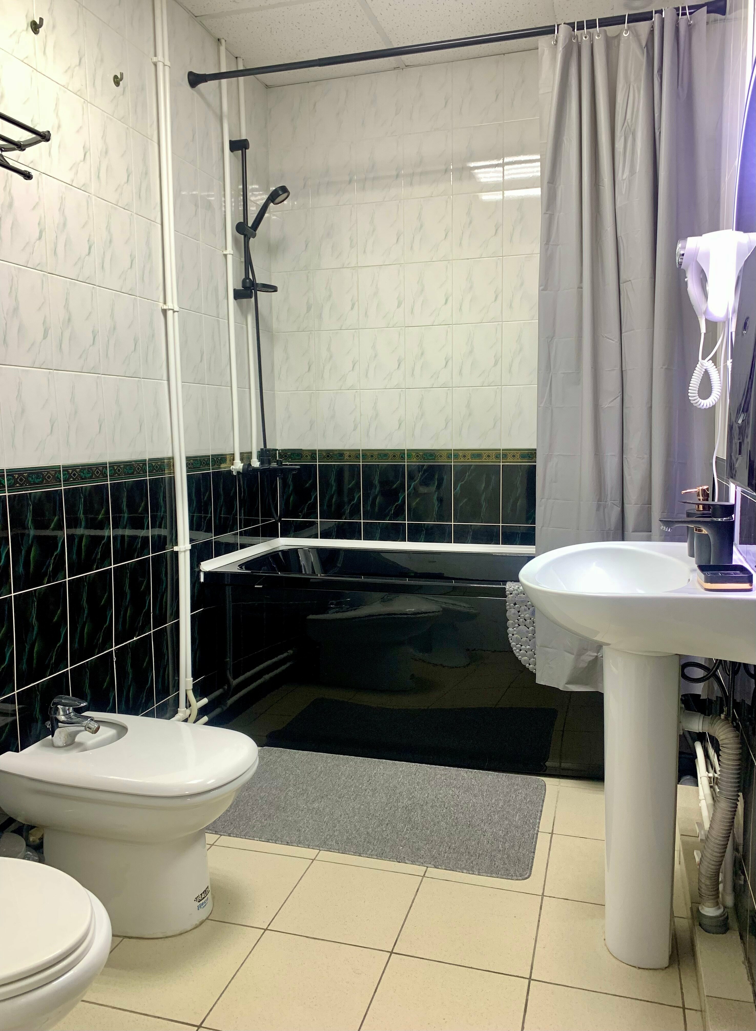 Одноместный номер плулюкс, второй категории, санузел в секции