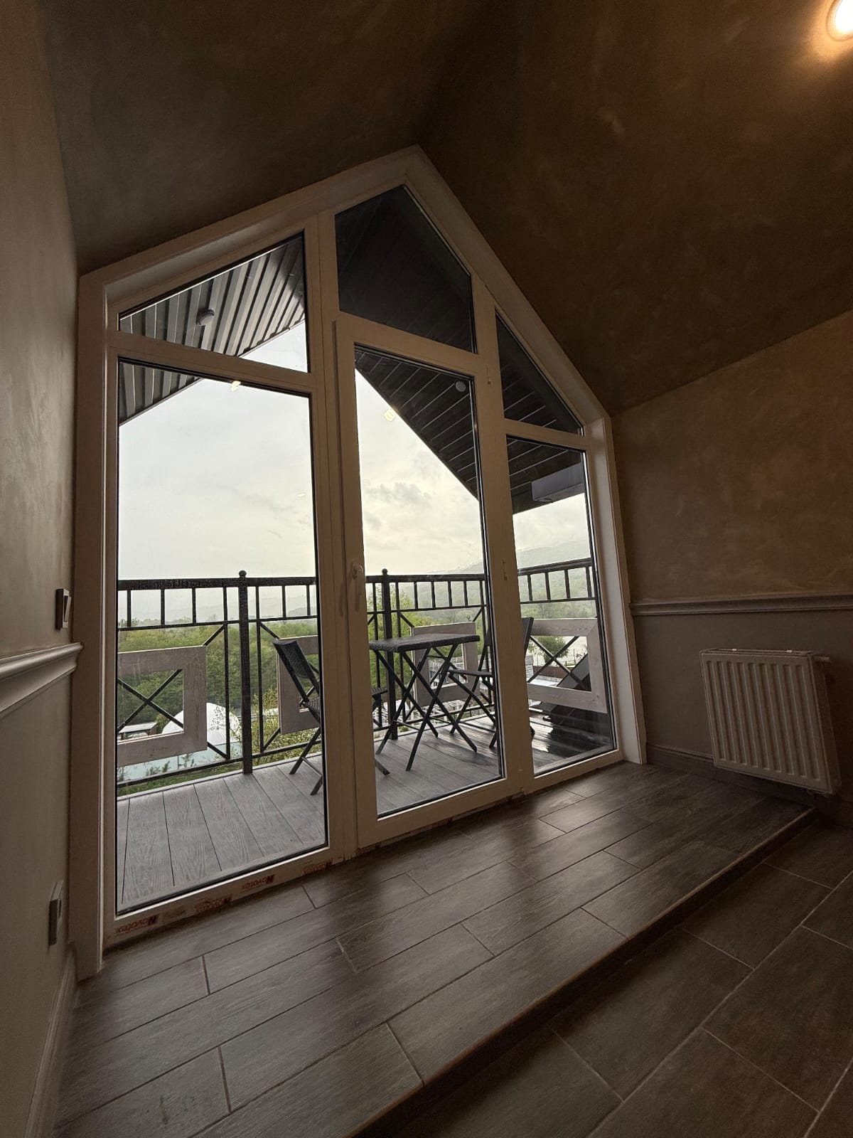 Семейные апартаменты Люкс на верхнем этаже с балконом