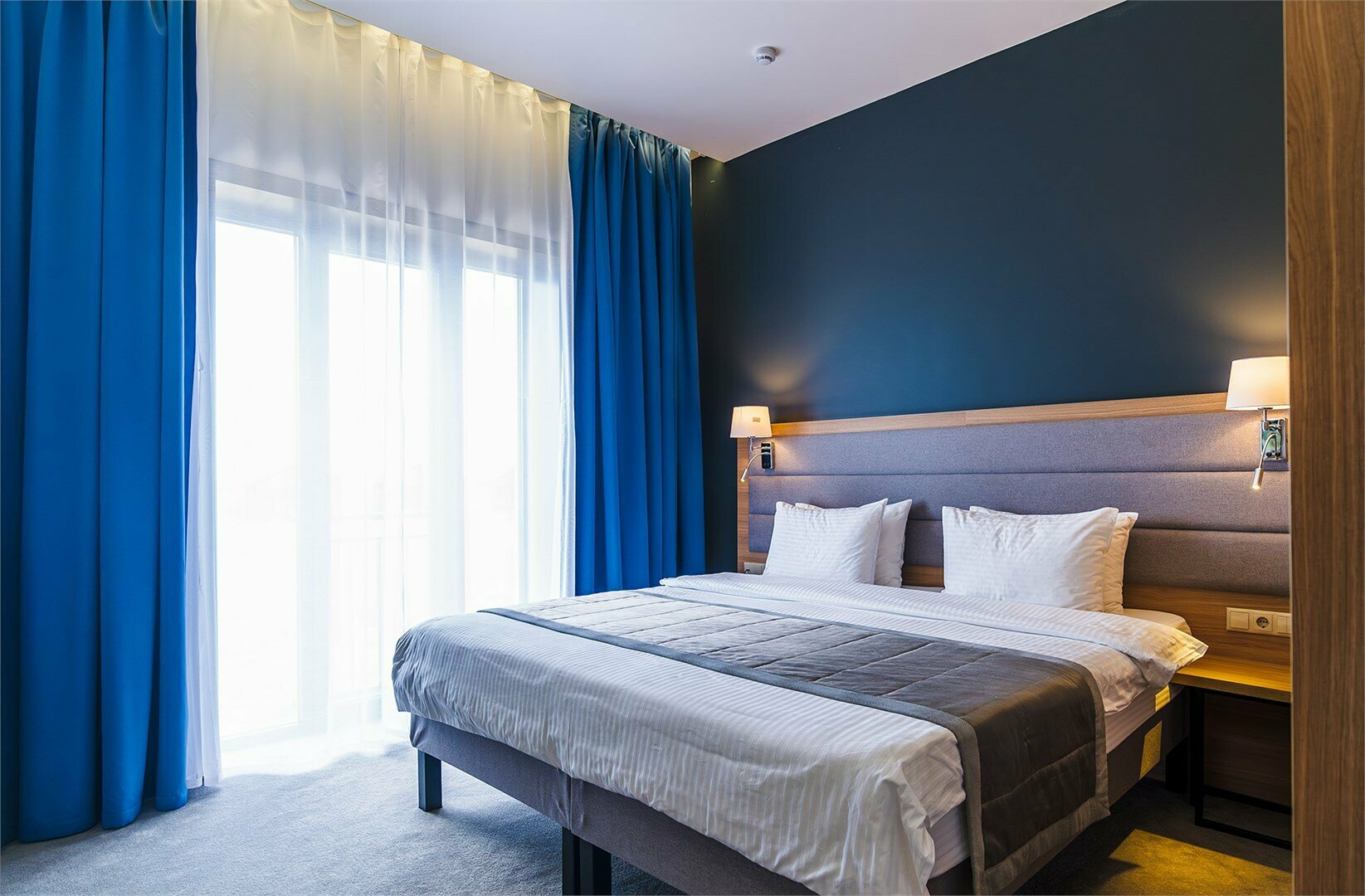 Комфорт с большой  кроватью