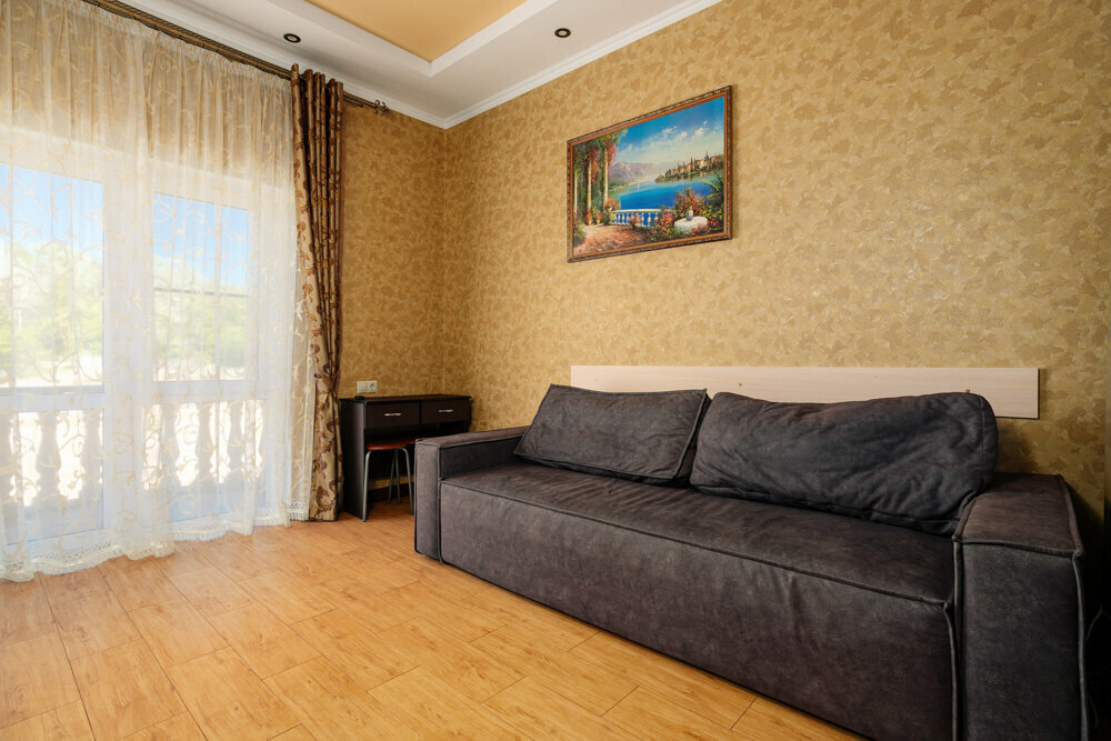 Апартаменты с отдельной спальней ,кухней ,балконом до 6 гостей ( Пользование бассейном)