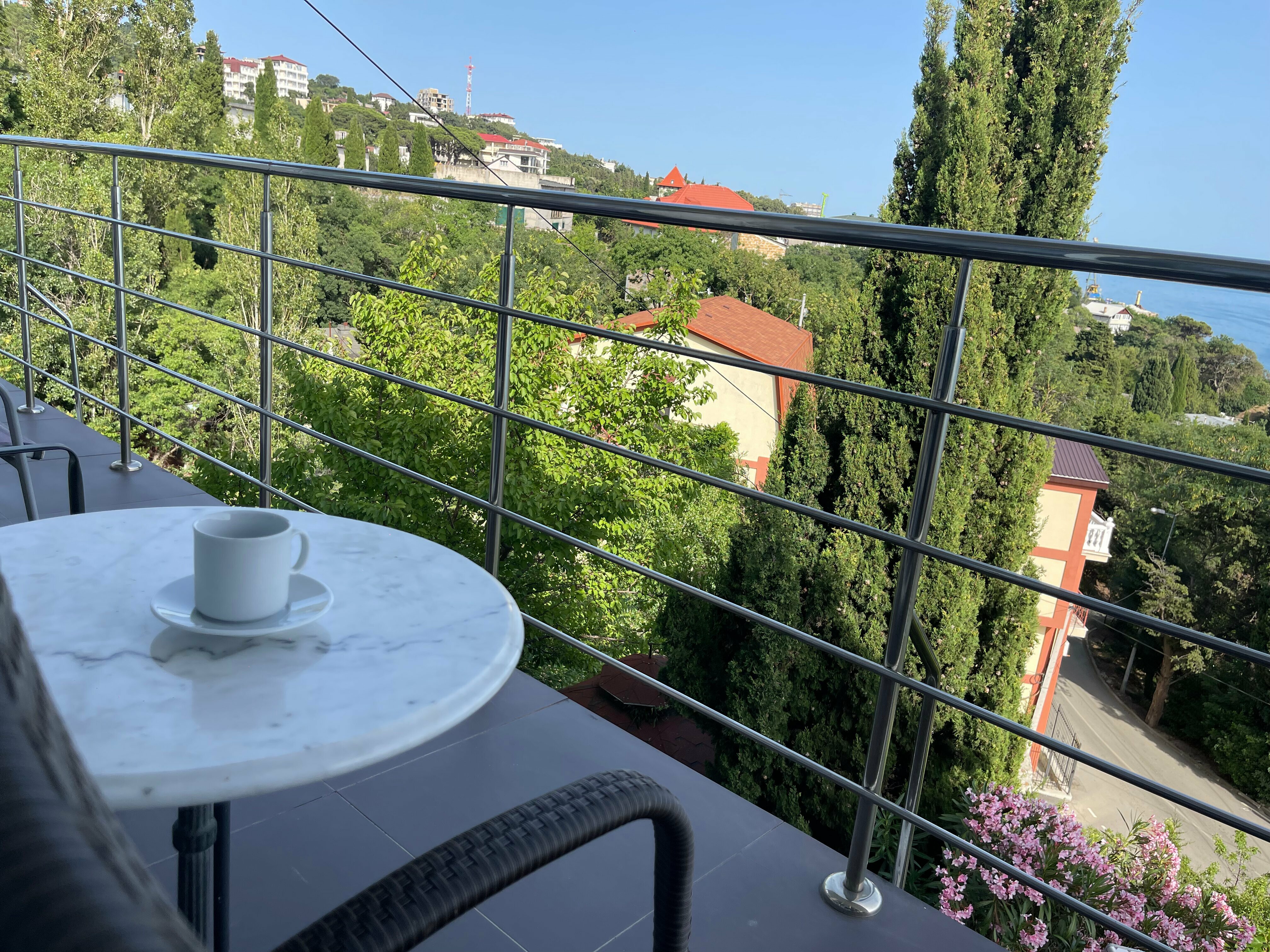 Семейный номер с видом на море