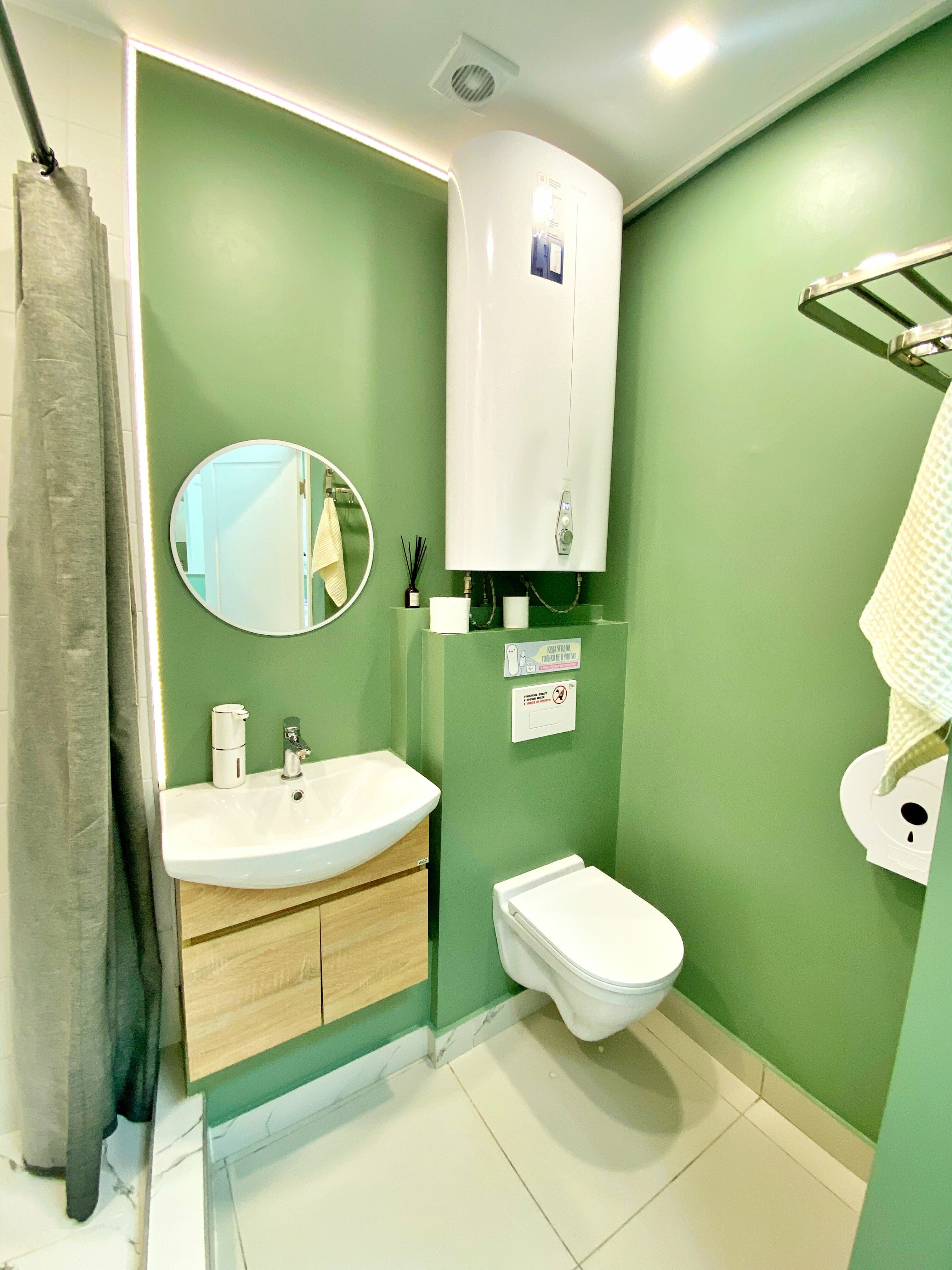 Спальное место на двухъярусной кровати в общем номере для женщин