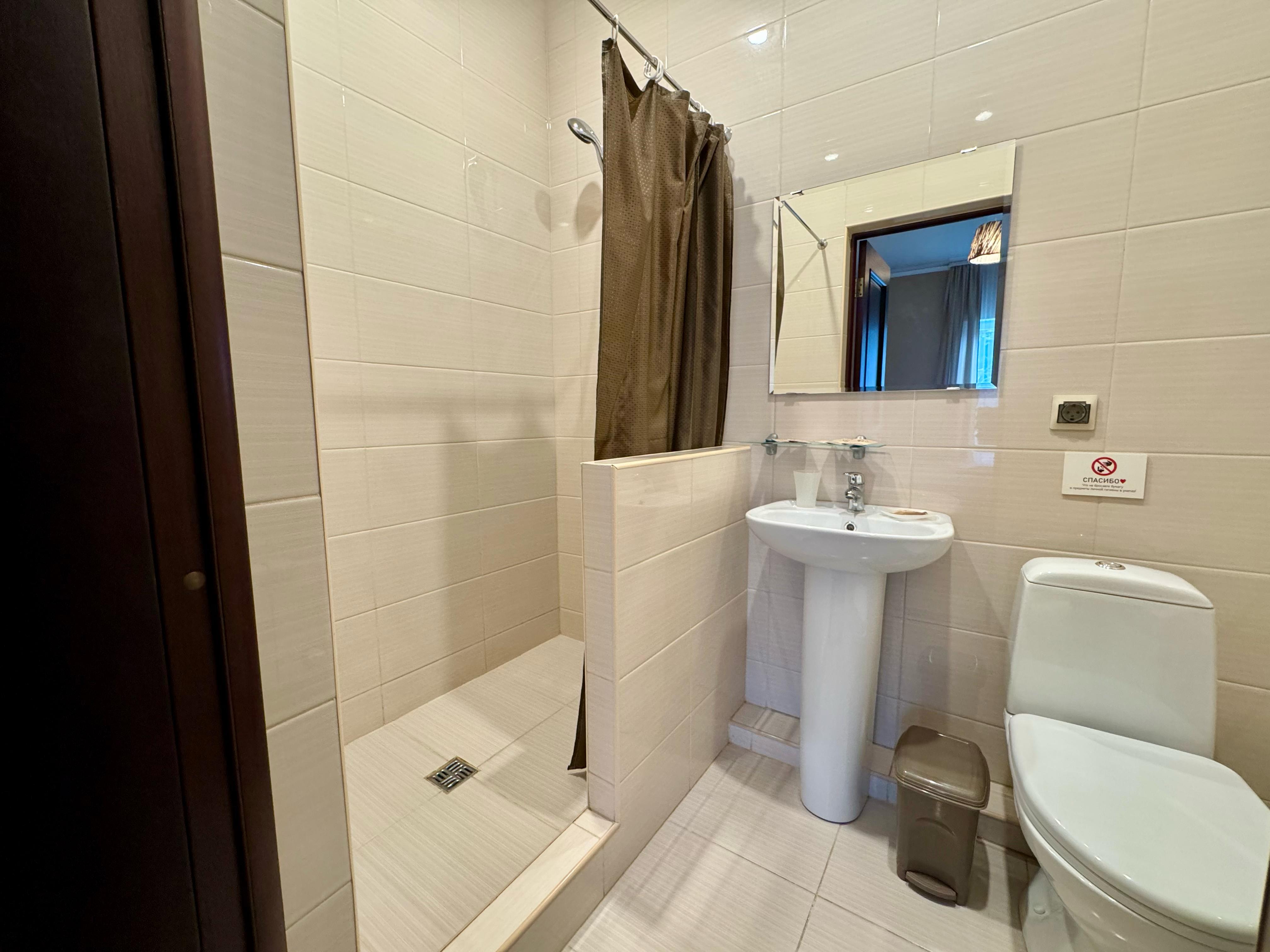 Трёхместный с индивидуальным балконом