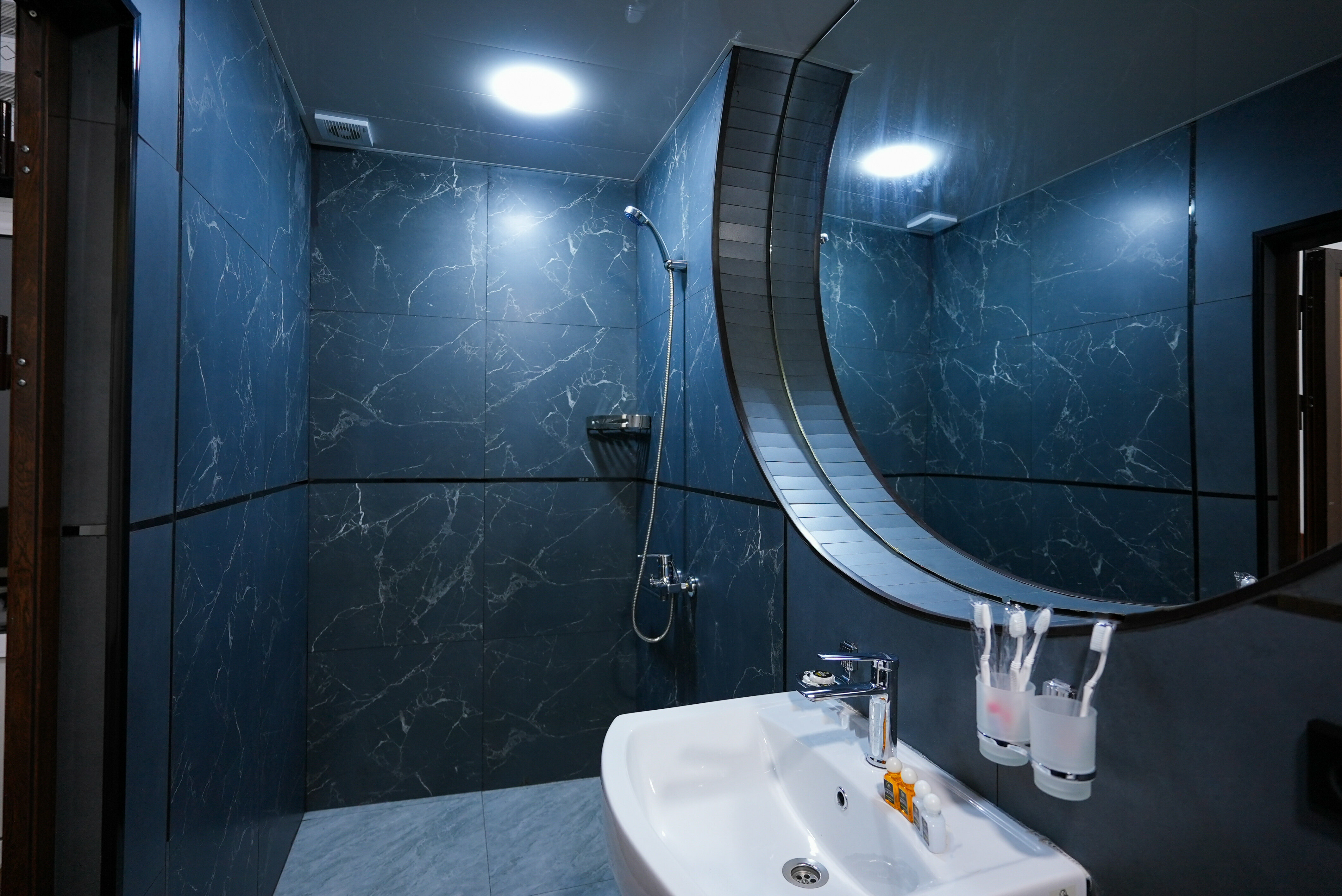 Cемейный номер с собственной ванной комнатой