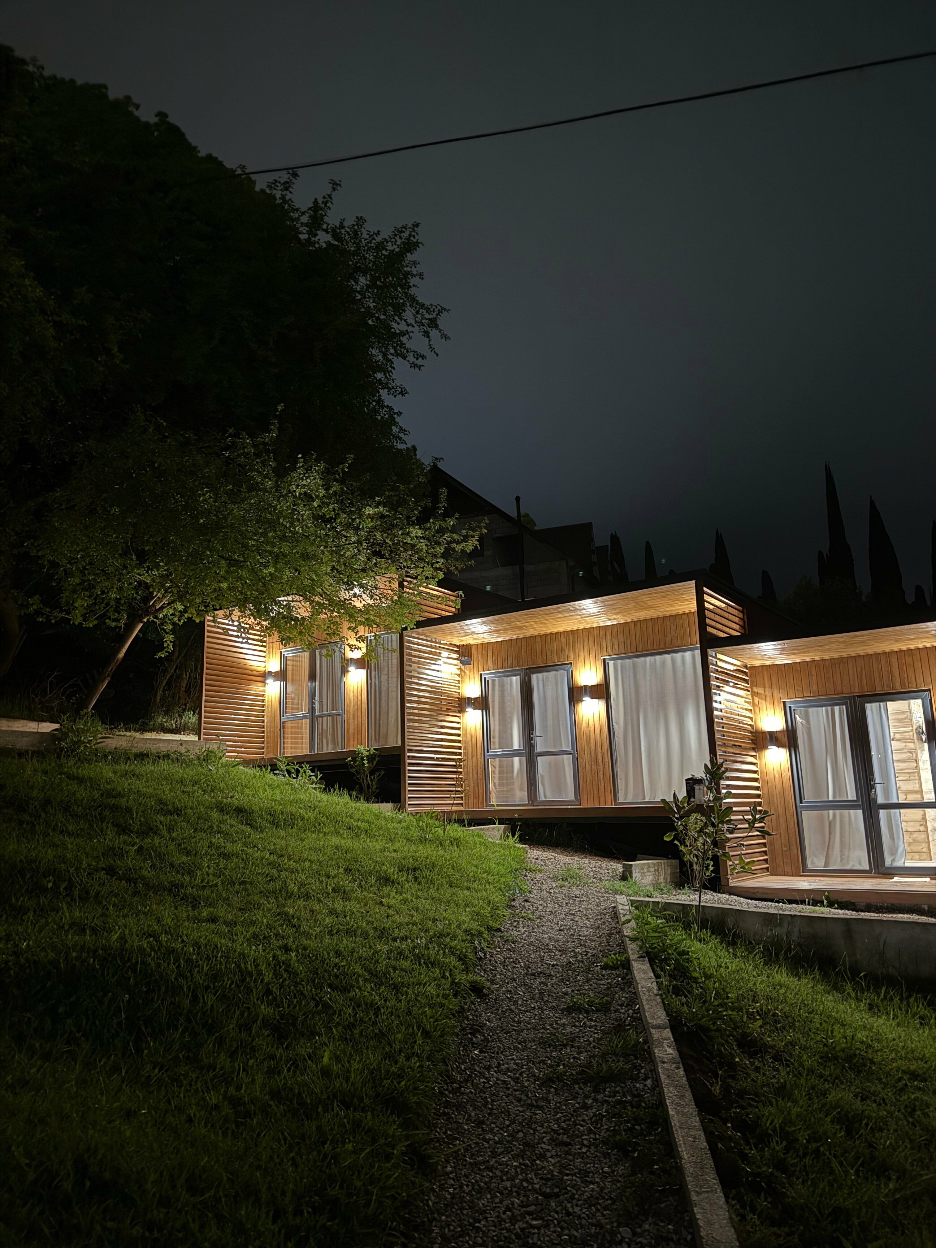 Двухместный коттедж с кроватью размера «king-size»