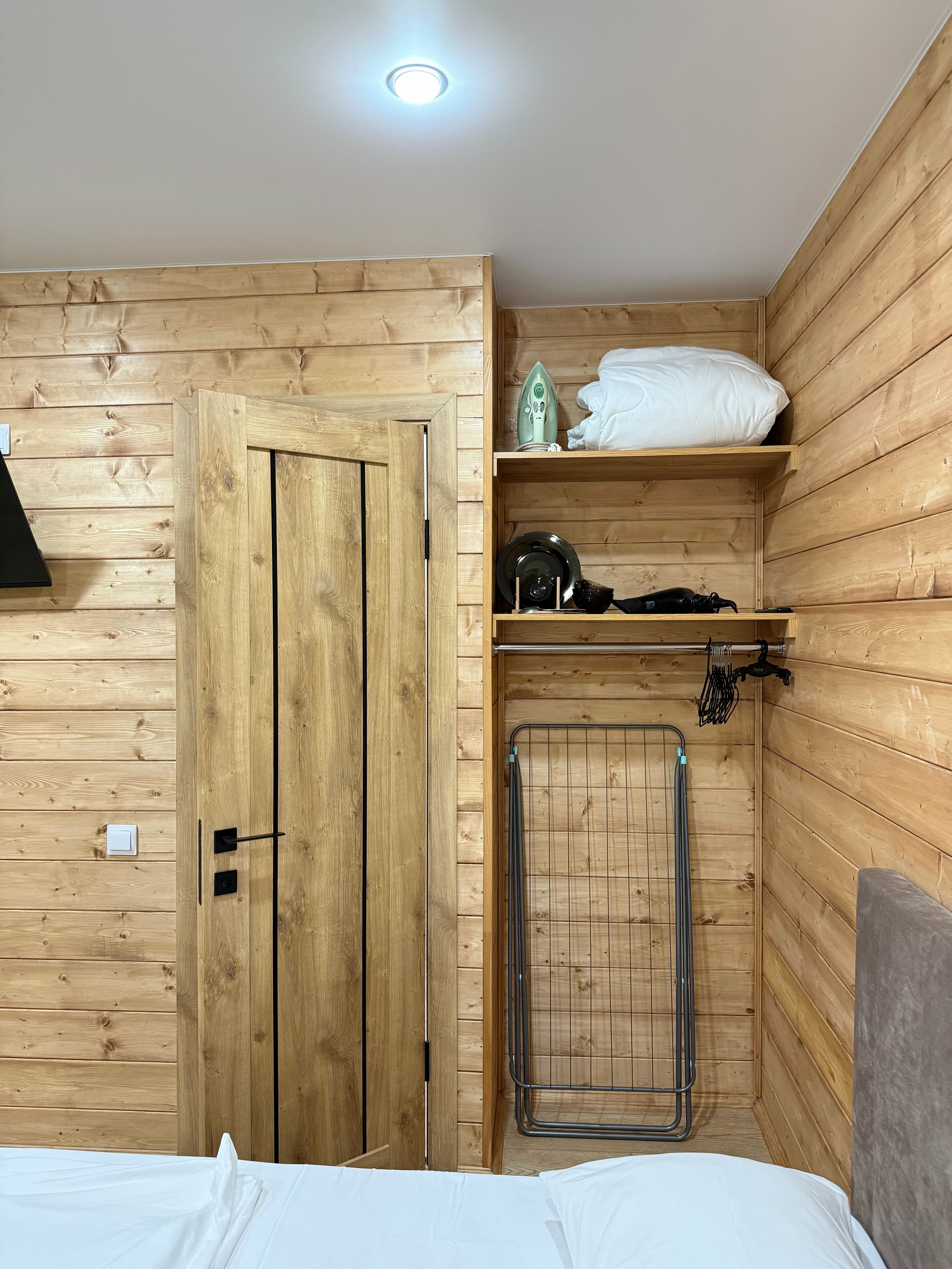 Двухместный коттедж с кроватью размера «king-size»