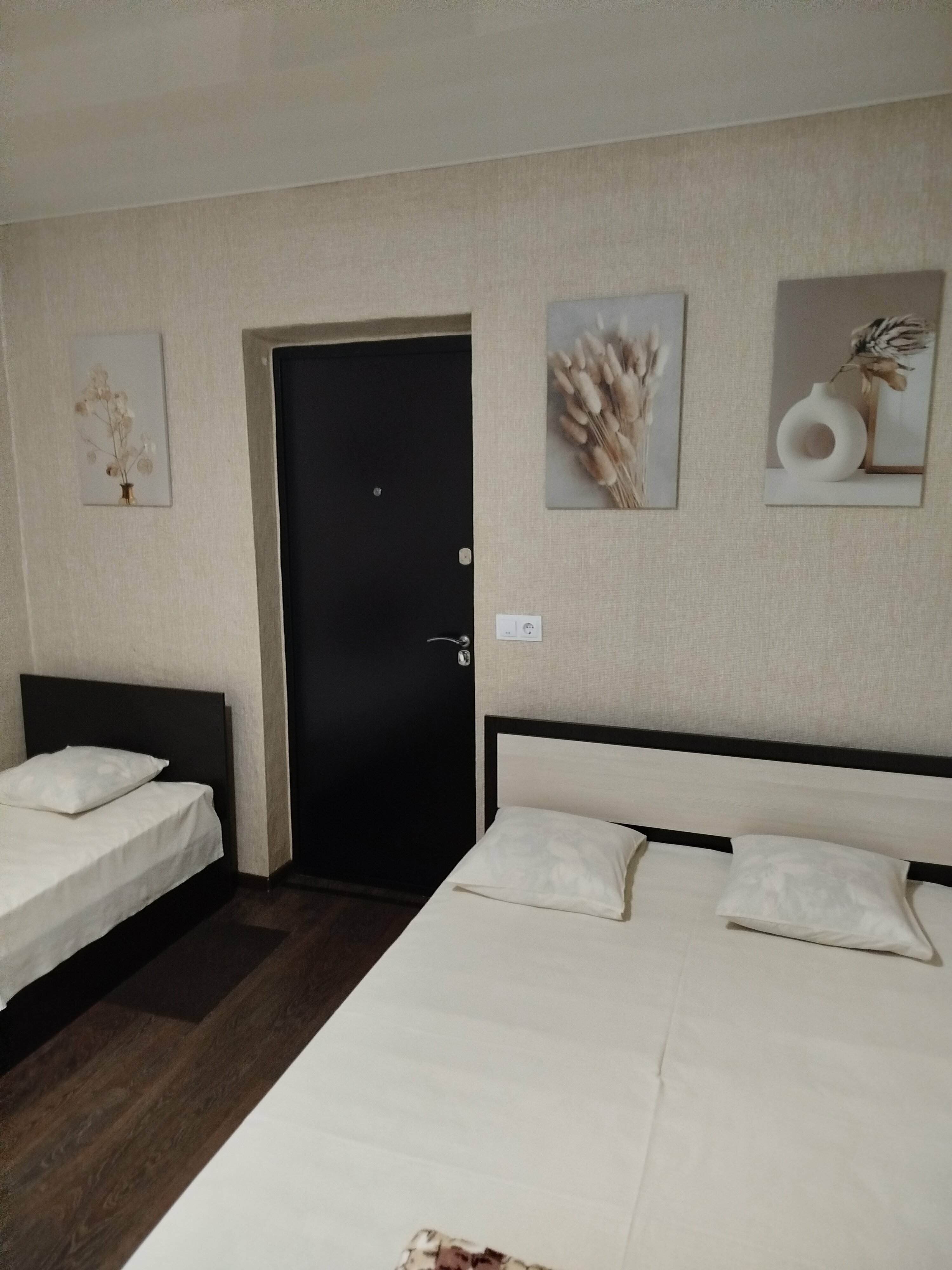 Четырехместный номер люкс с отдельным входом