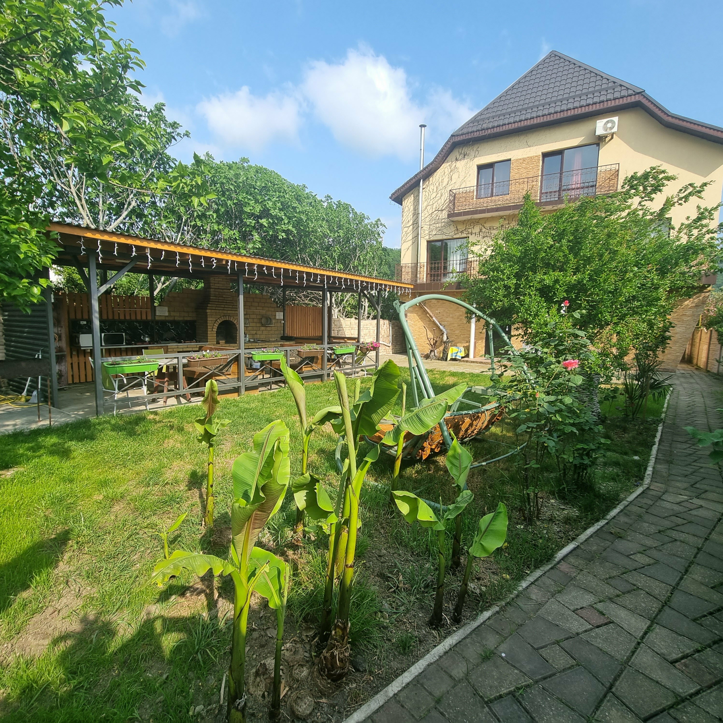 Трехместный номер с балконом