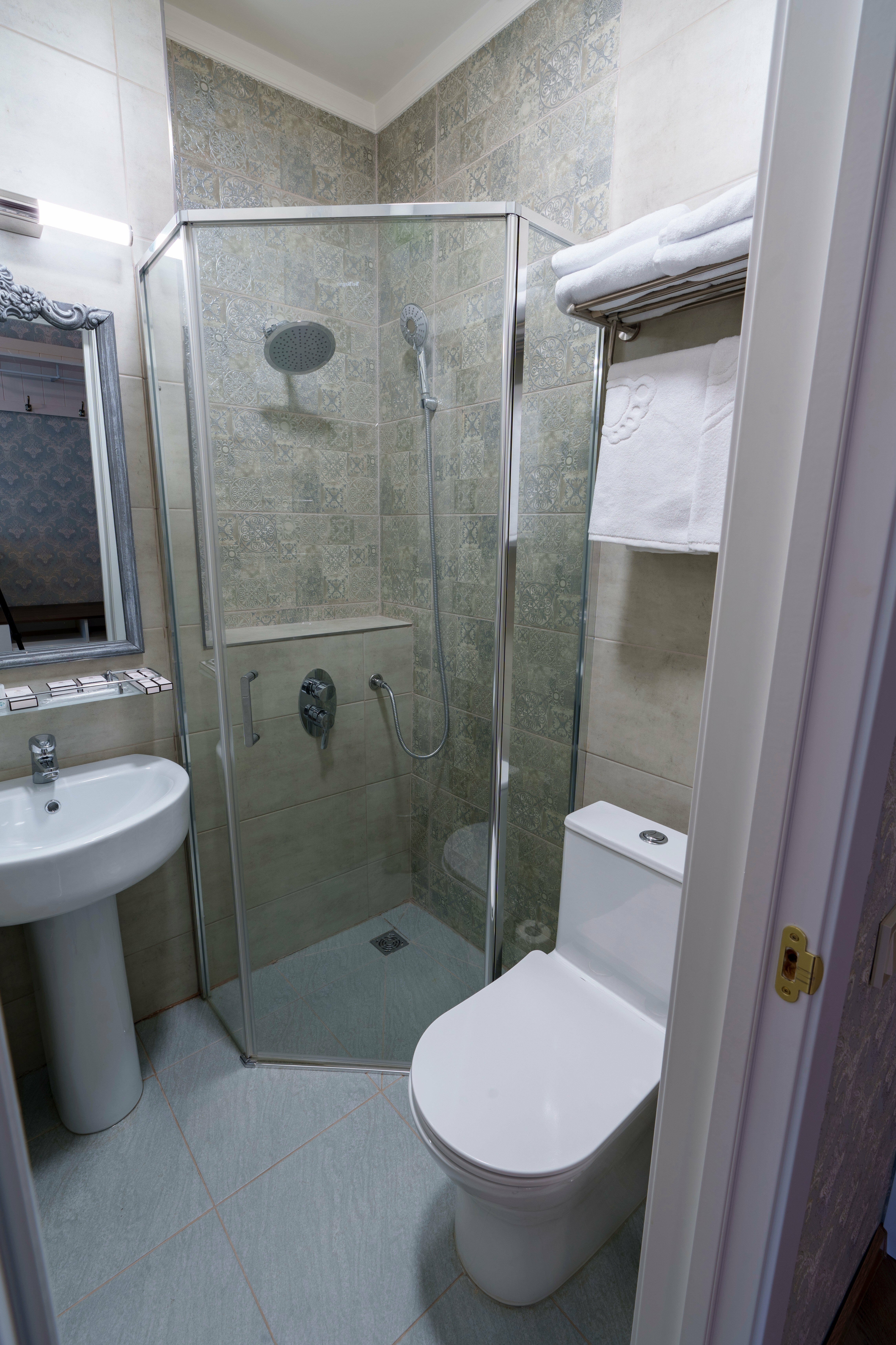 Улучшенный двухместный номер с 1 кроватью