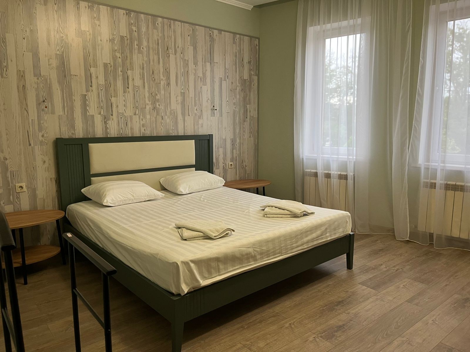 Улучшенный 2-местный номер с 1 двухспальной  или 2 полутороспальными кроватями