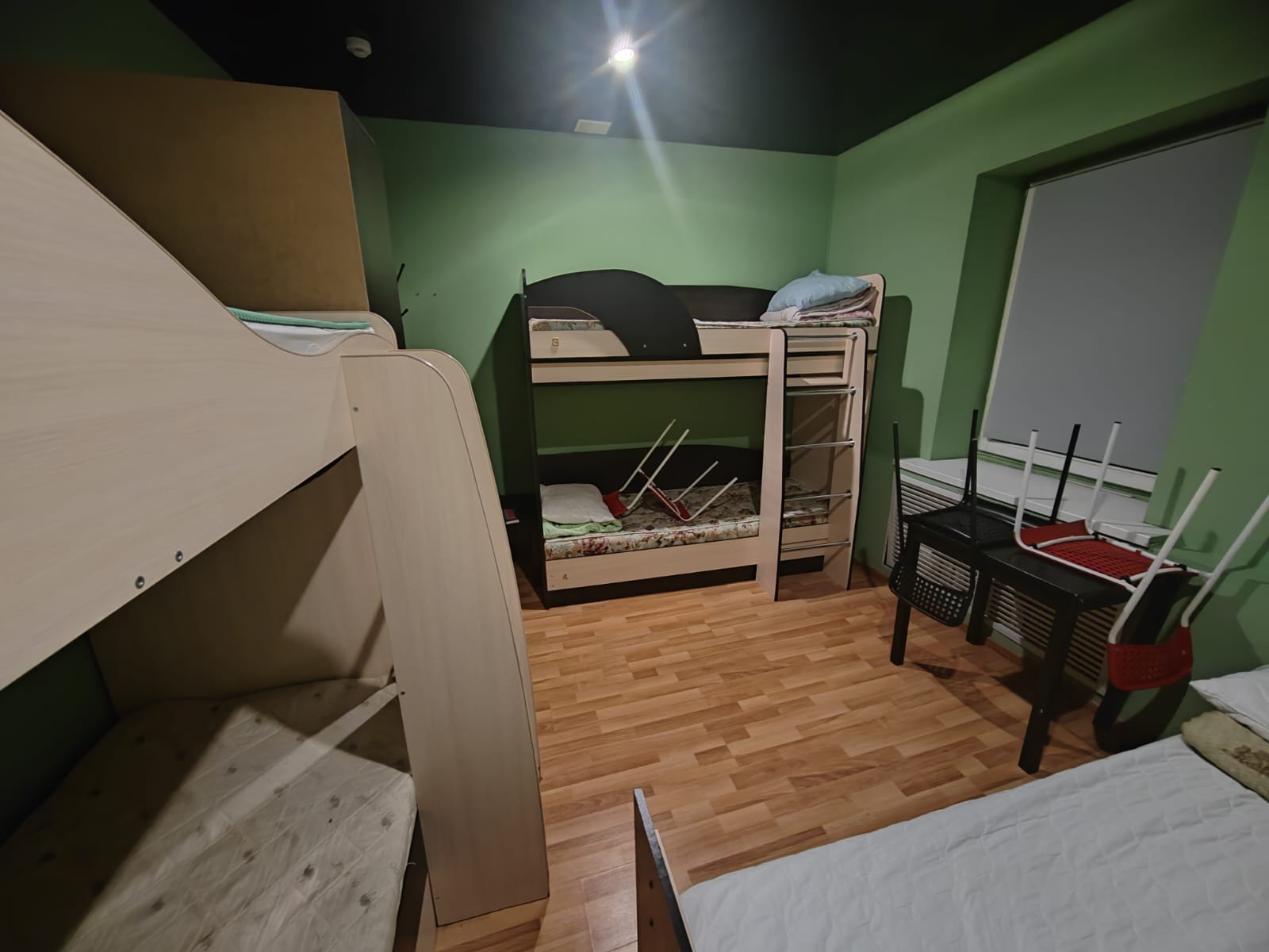 Кровать в общем 6-местном номере