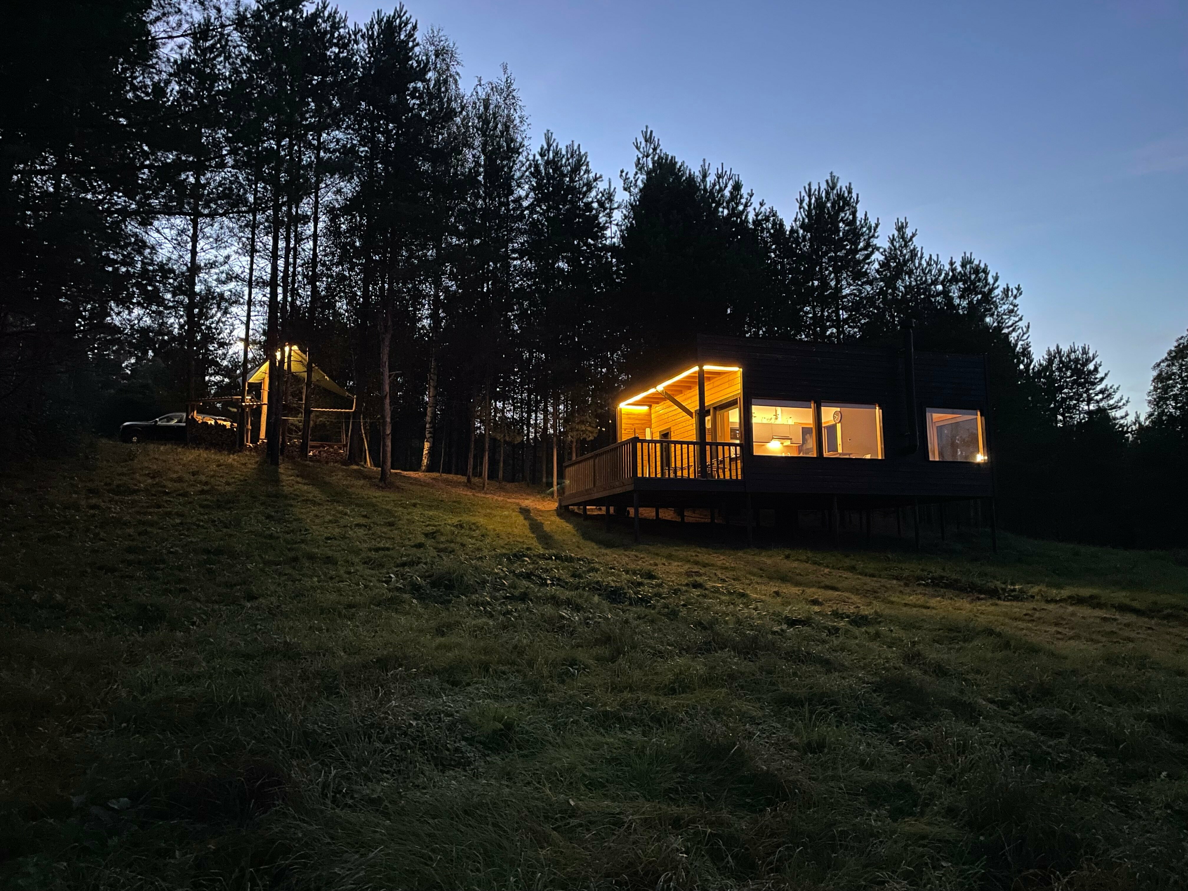 Дом с видом на озеро