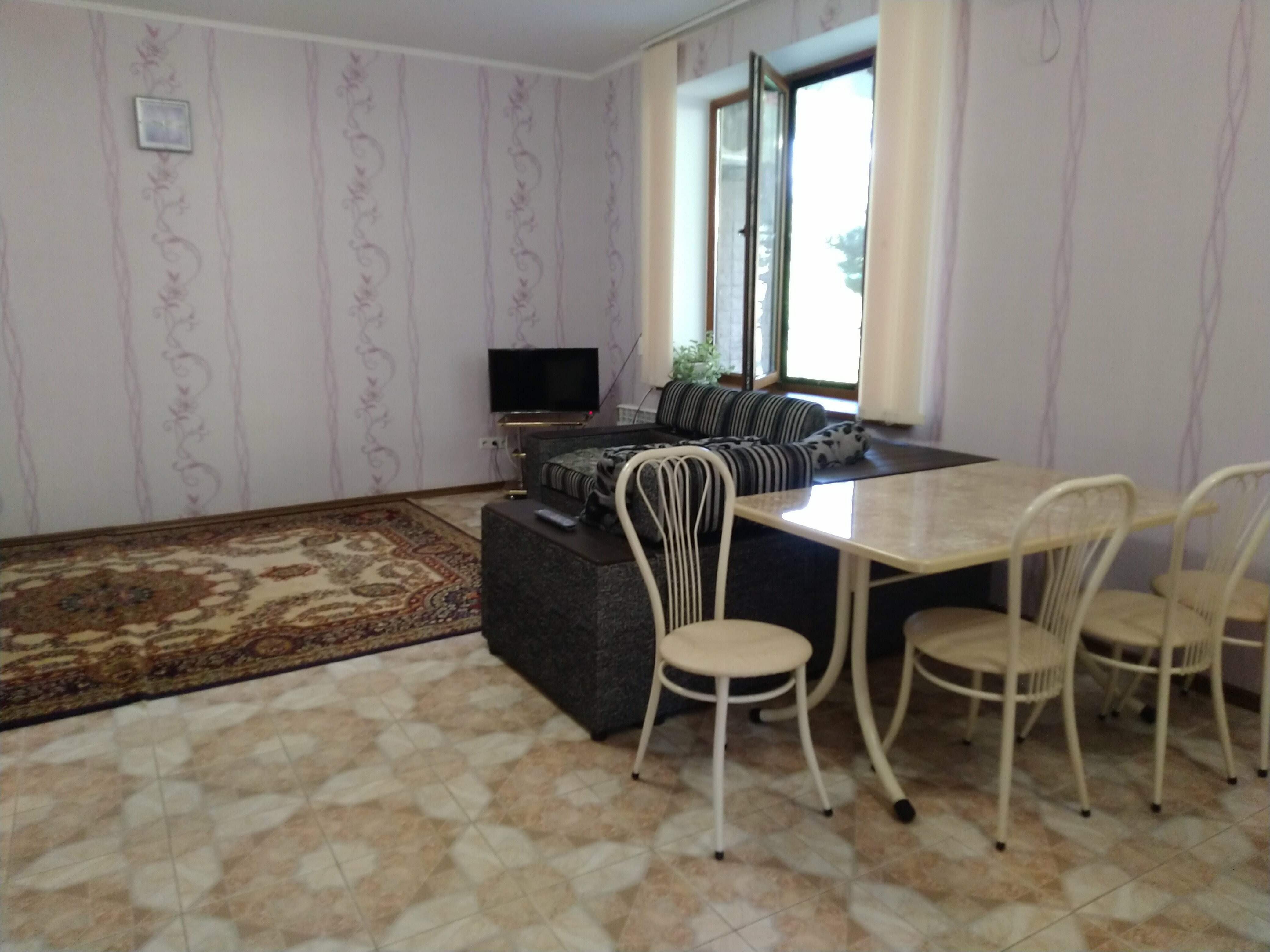 Cемейный номер с собственной ванной комнатой