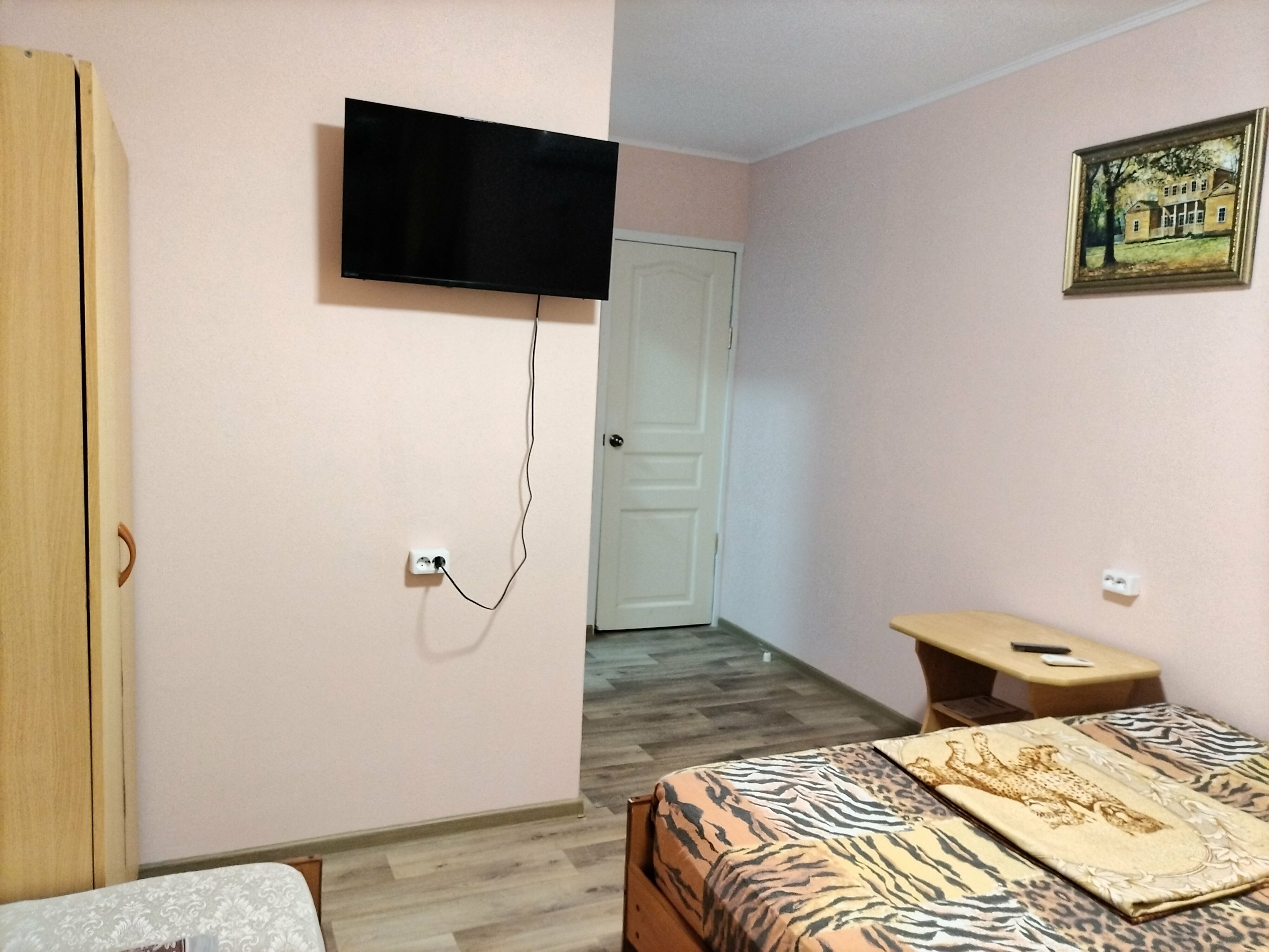 Трехместный номер с видом на горы